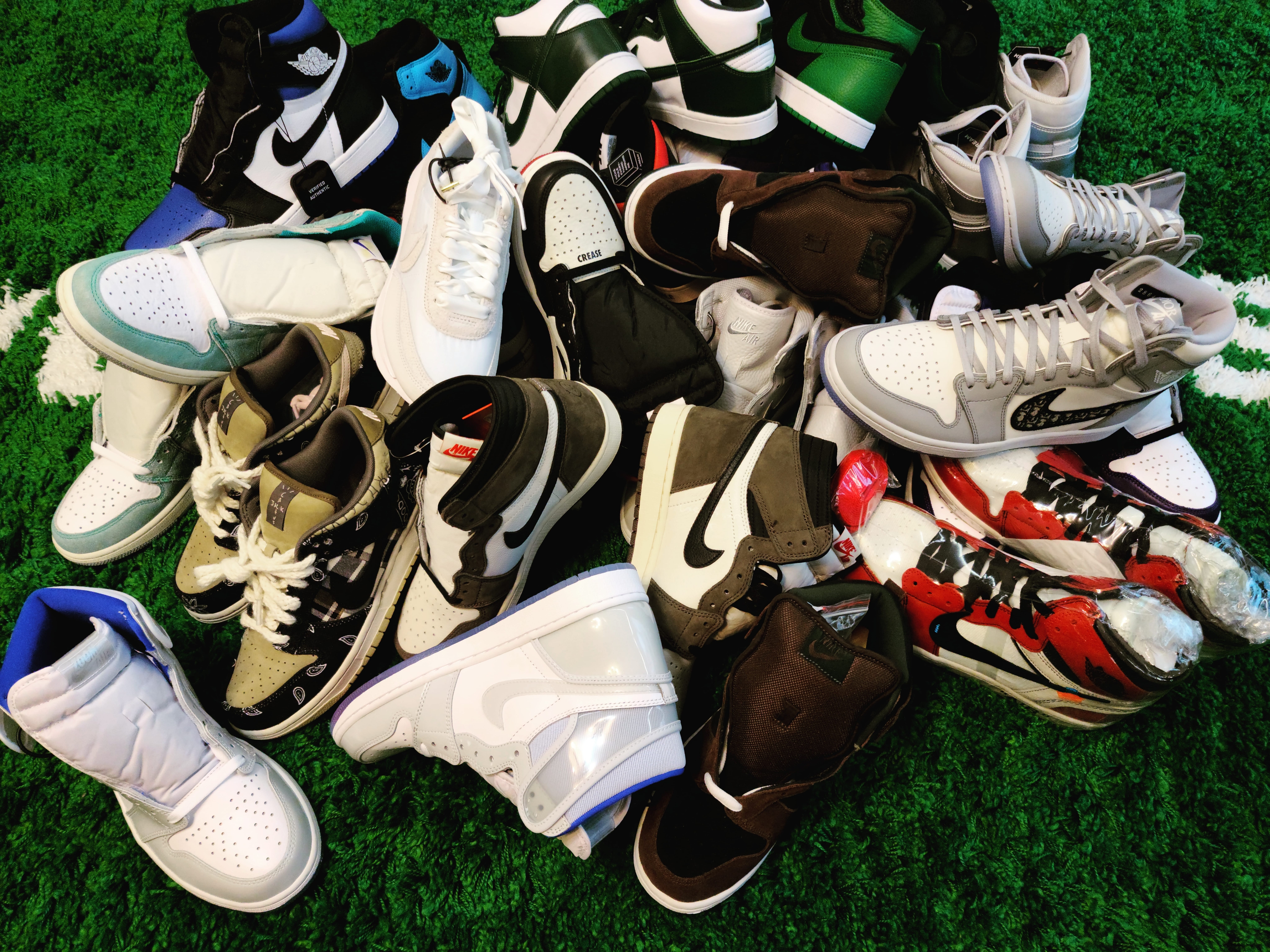 Jordan 1 x Travis Scott Retro High OG SP Mocha, Jordan 1 Retro High OG Turbo Green 착용 스타일