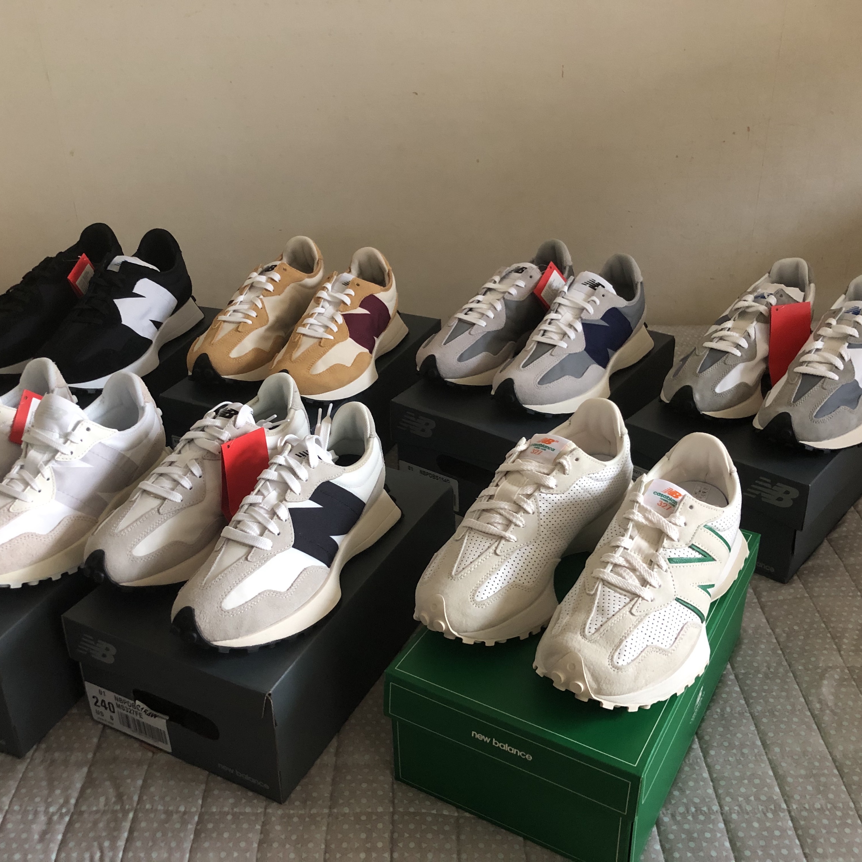 New Balance 327 White Black, (W) New Balance 327 White Moonbeam 착용 스타일