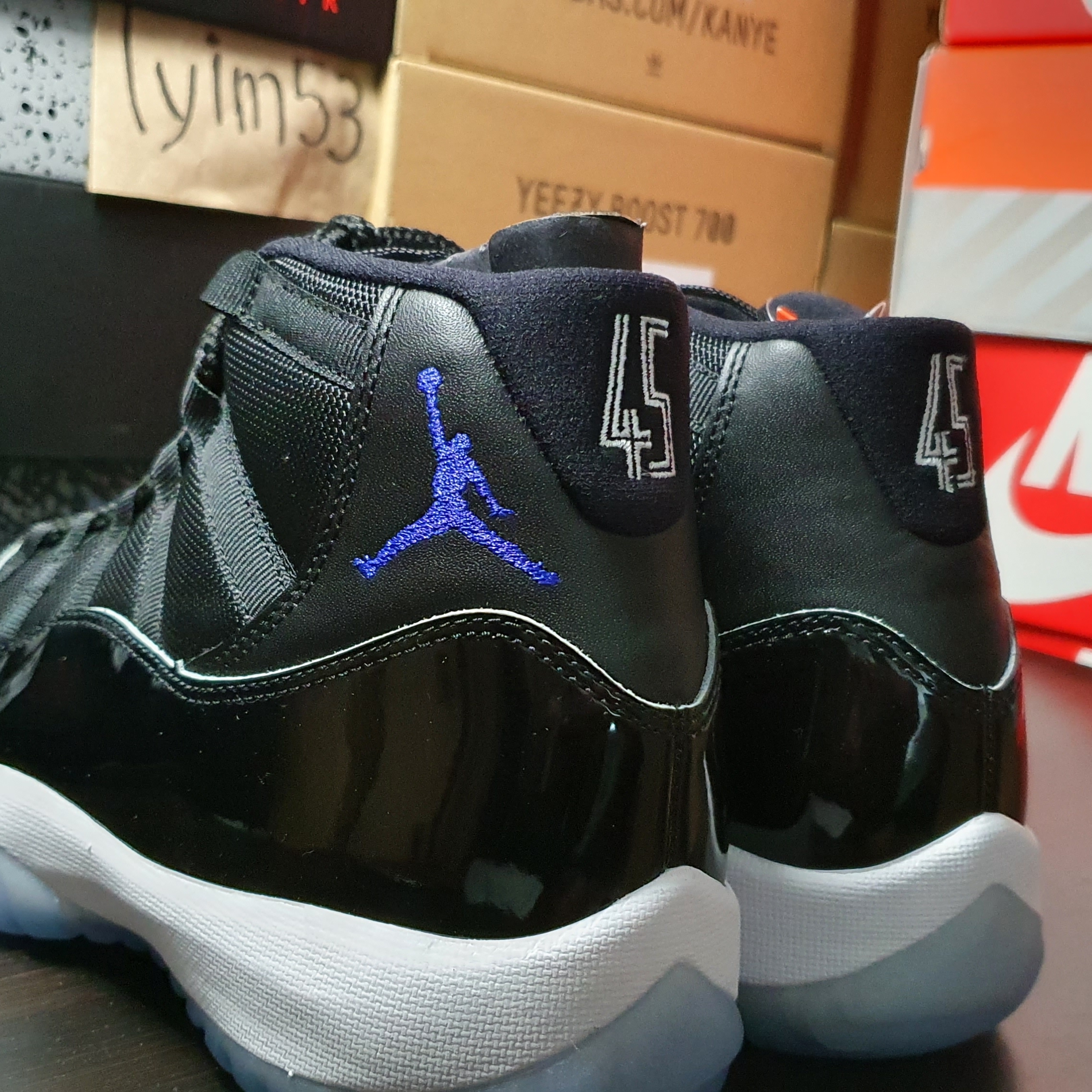 Jordan 11 Retro Space Jam 2016 착용 스타일 - 5