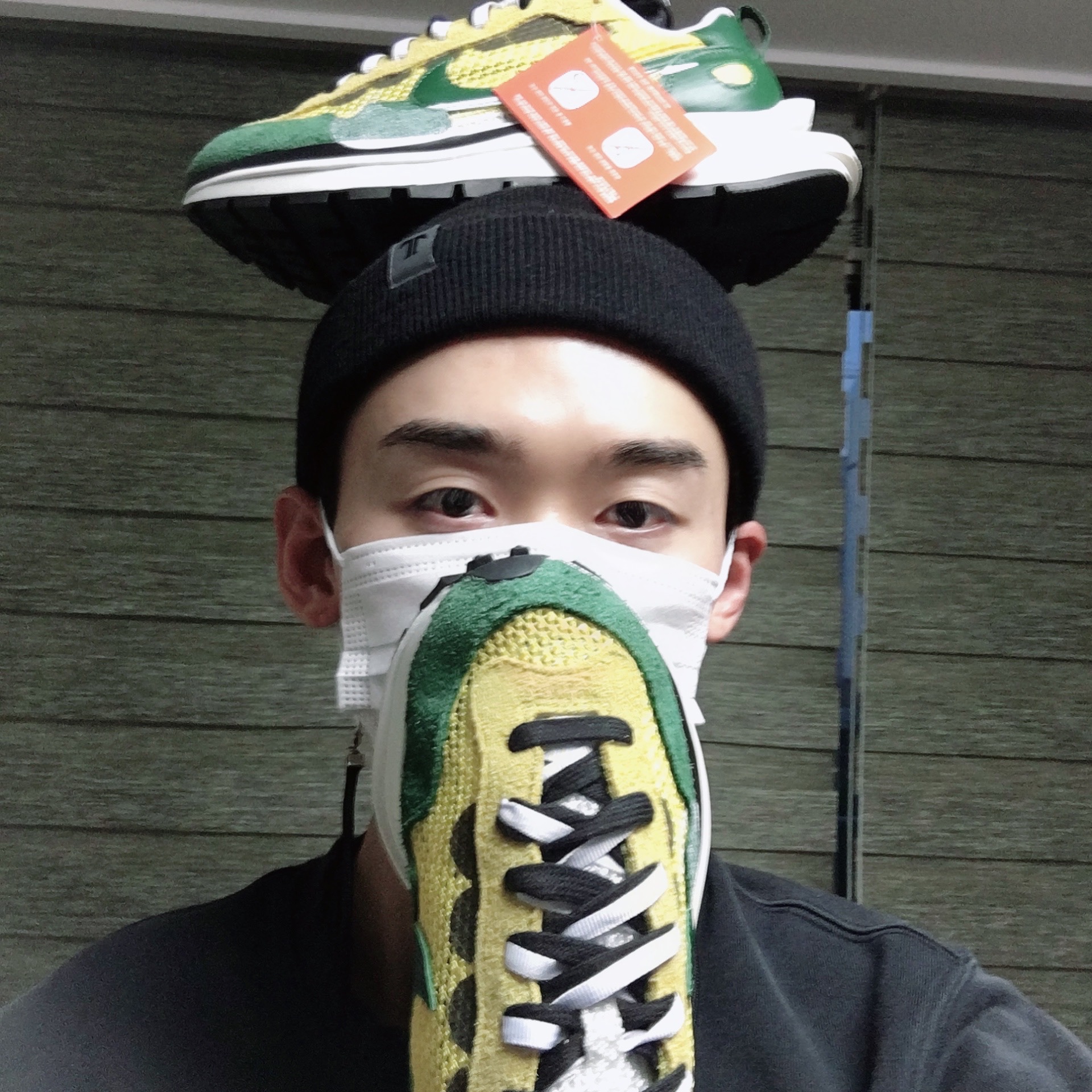 Nike x Sacai VaporWaffle Tour Yellow & Gorge Green Sail 착용 스타일