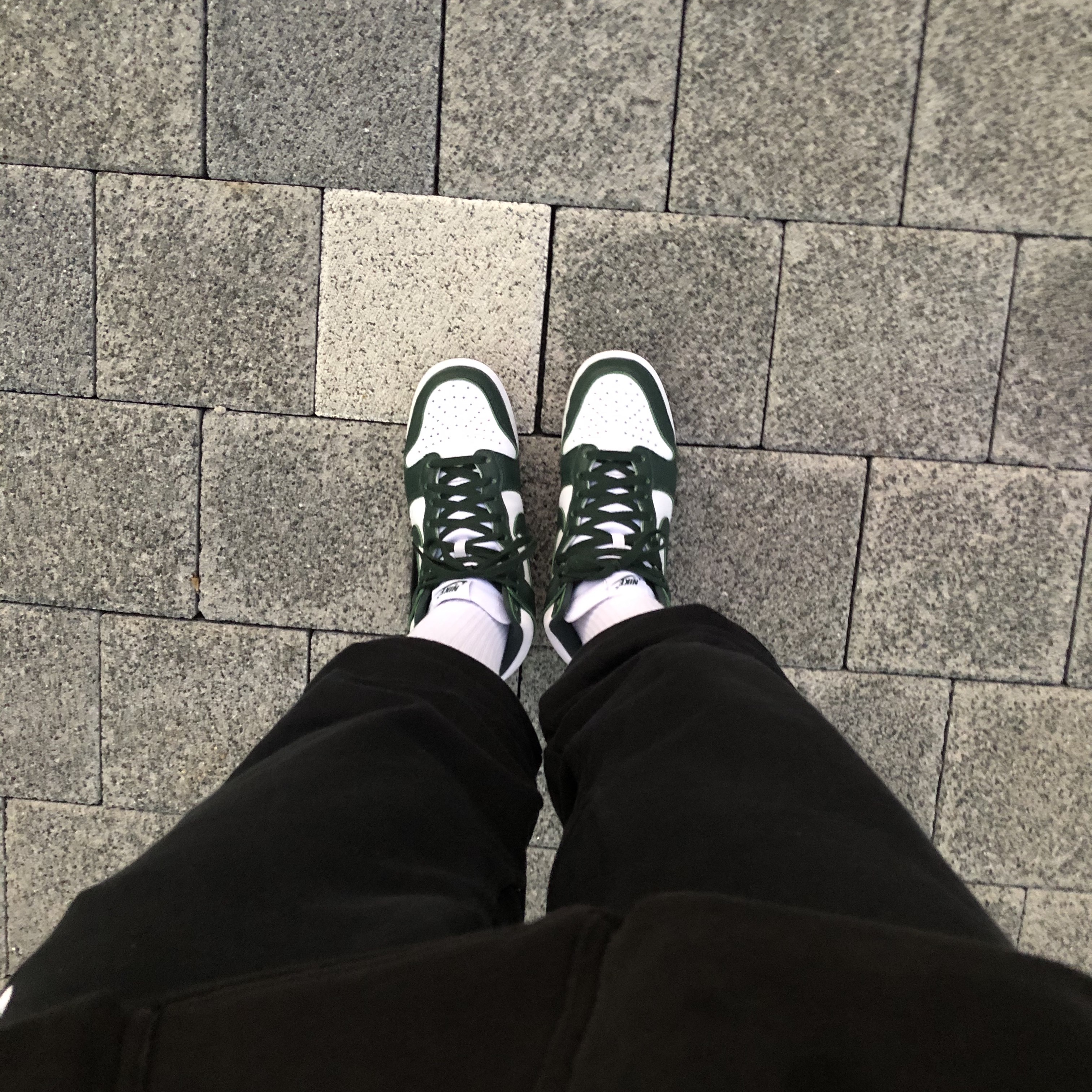 Nike Dunk High SP Spartan Green 착용 스타일