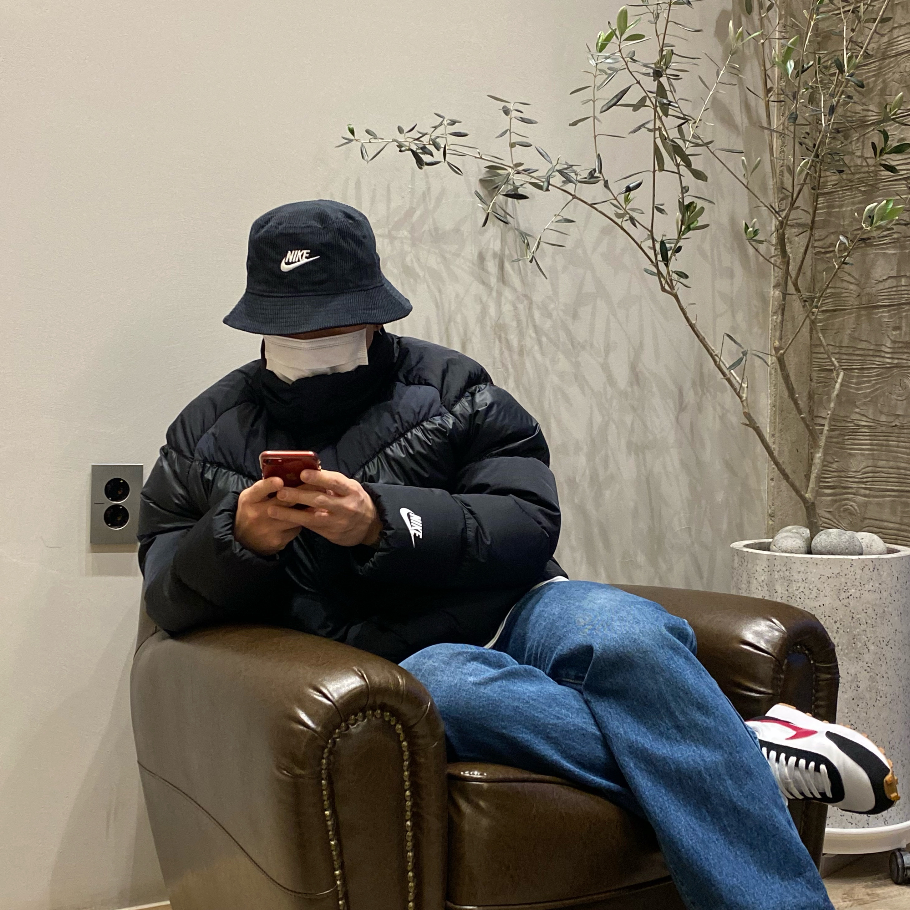 Nike Futura Corduroy Bucket Black, (W) Nike Daybreak White Noble Red 착용 스타일