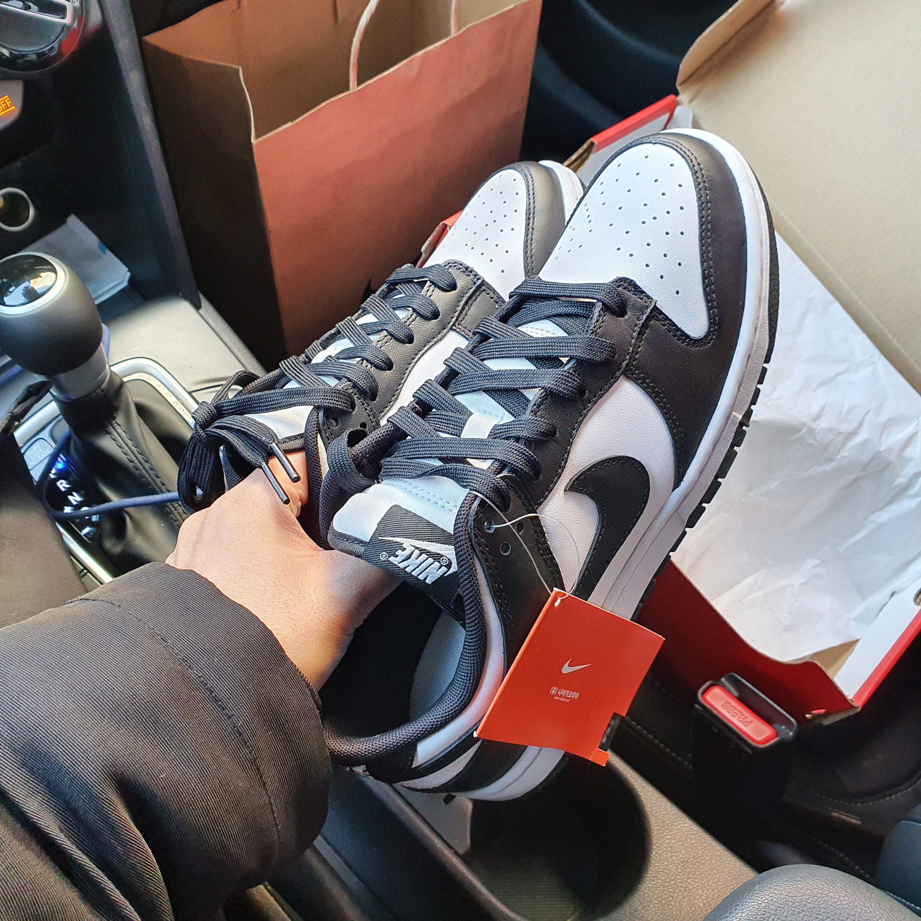 Nike Dunk Low Retro Black 착용 스타일 - 1