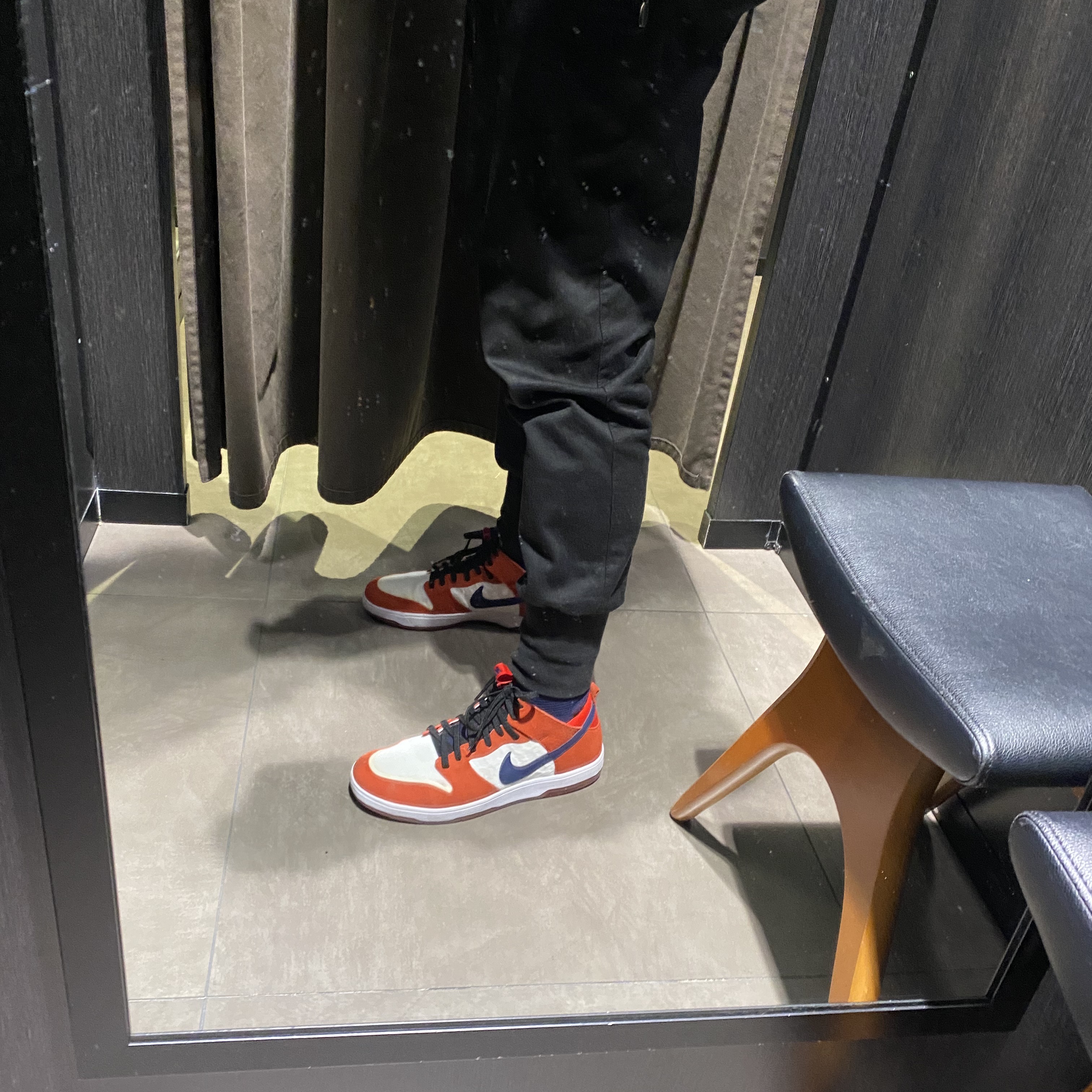 Nike SB Dunk High Elite Red Navy White 착용 스타일