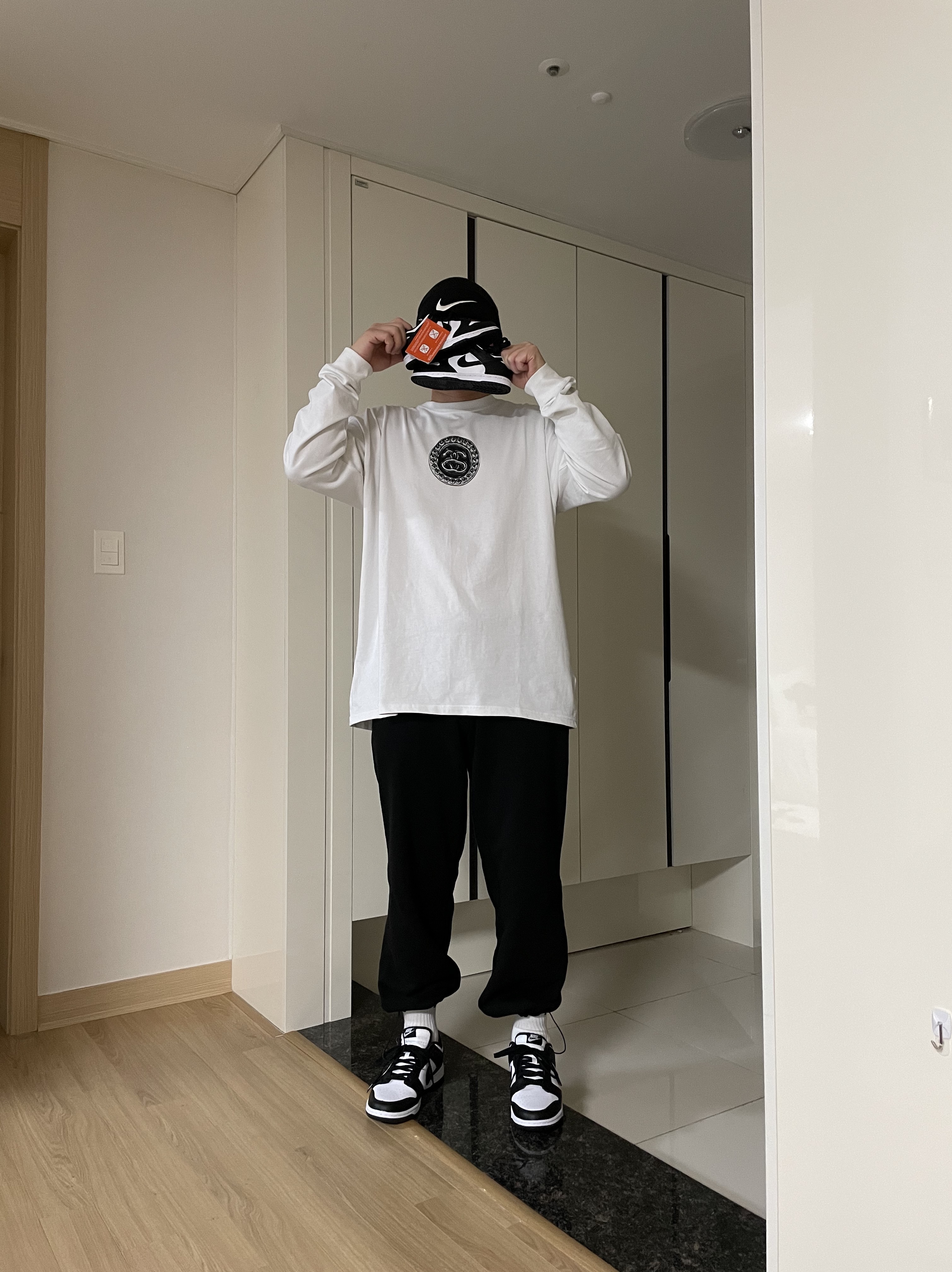 Nike Dunk Low Retro Black, Nike x Stussy Cuff Beanie Black 착용 스타일