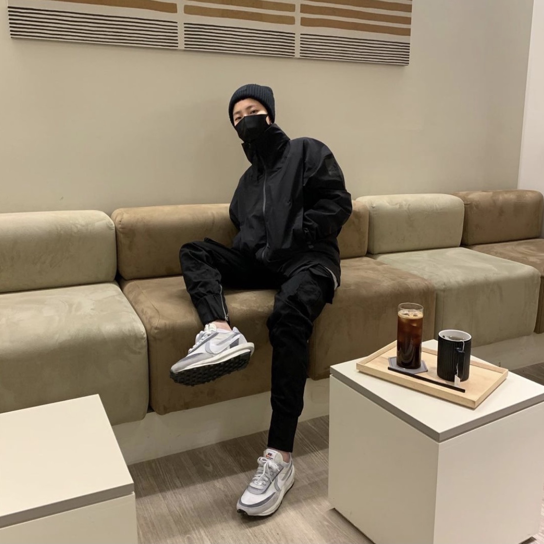 Nike x Sacai LDWaffle Summit White 착용 스타일