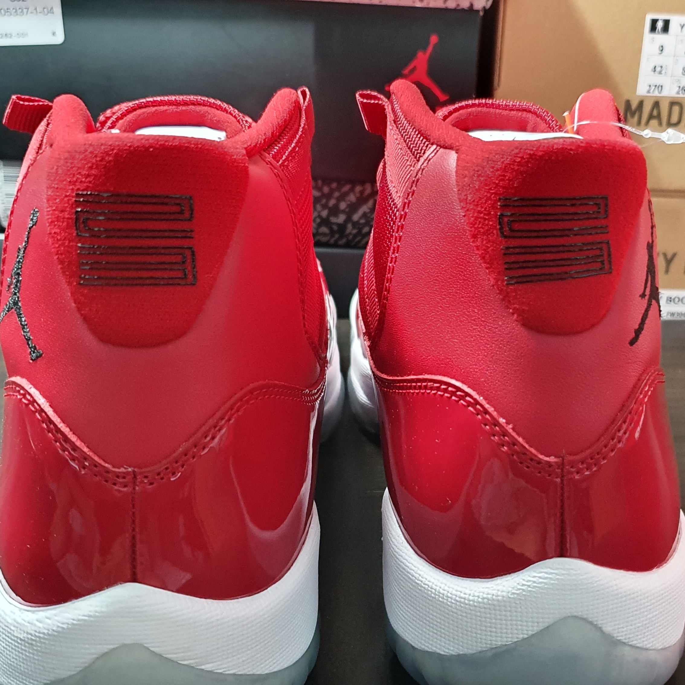 Jordan 11 Retro Win Like 96 Gym Red 착용 스타일 - 3