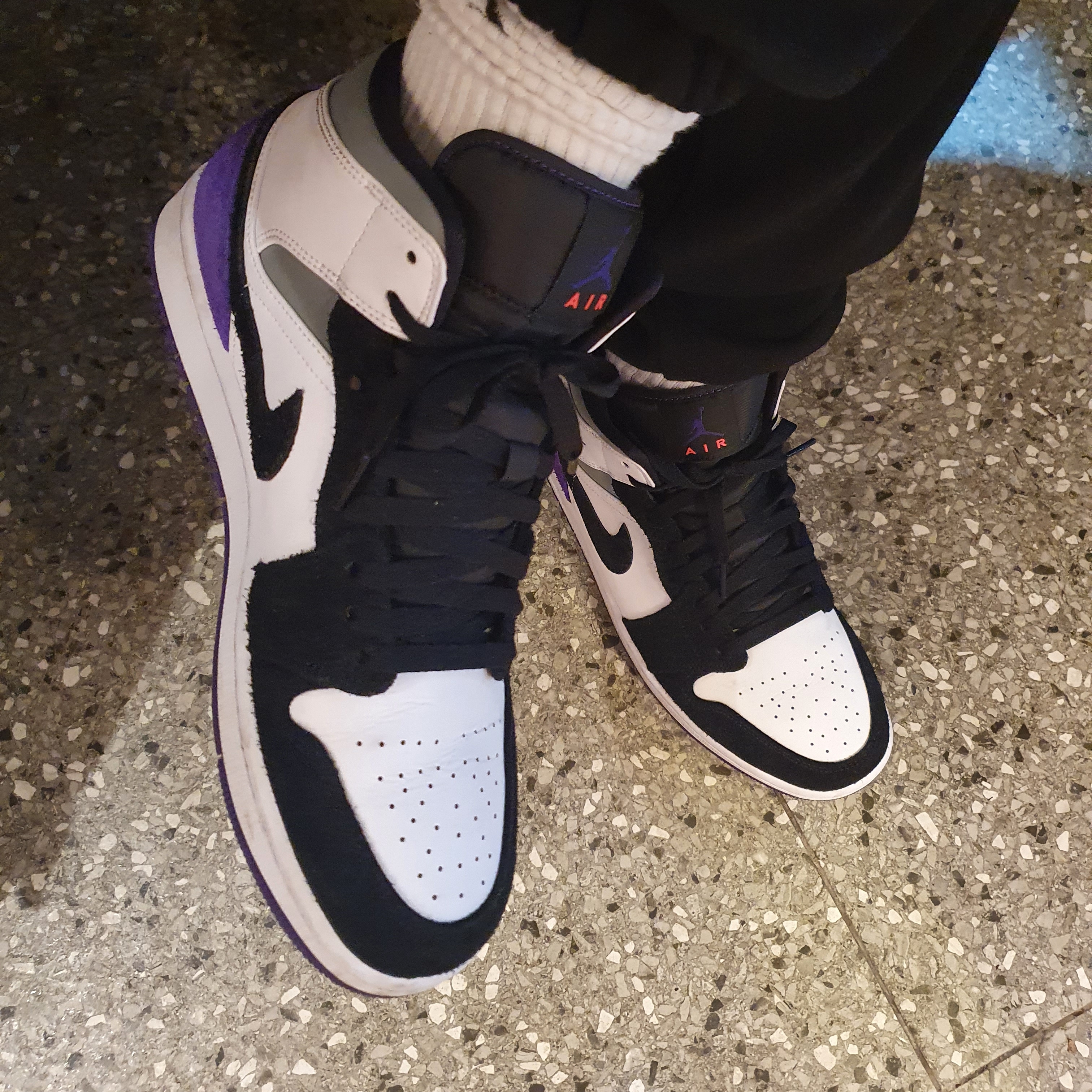 Jordan 1 Mid SE Court Purple 착용 스타일 - 2