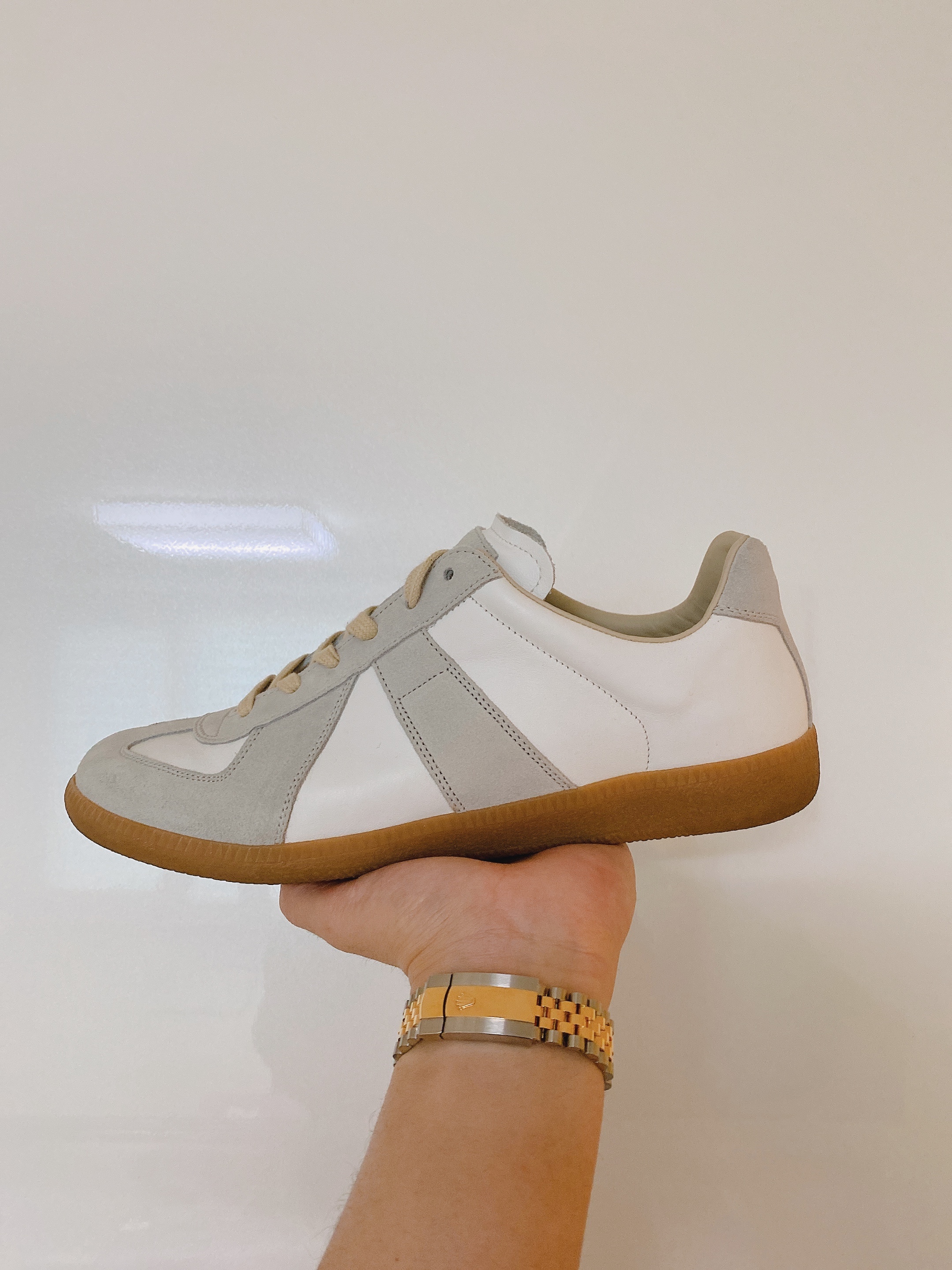 Maison Margiela Calfskin Replica Sneakers 착용 스타일