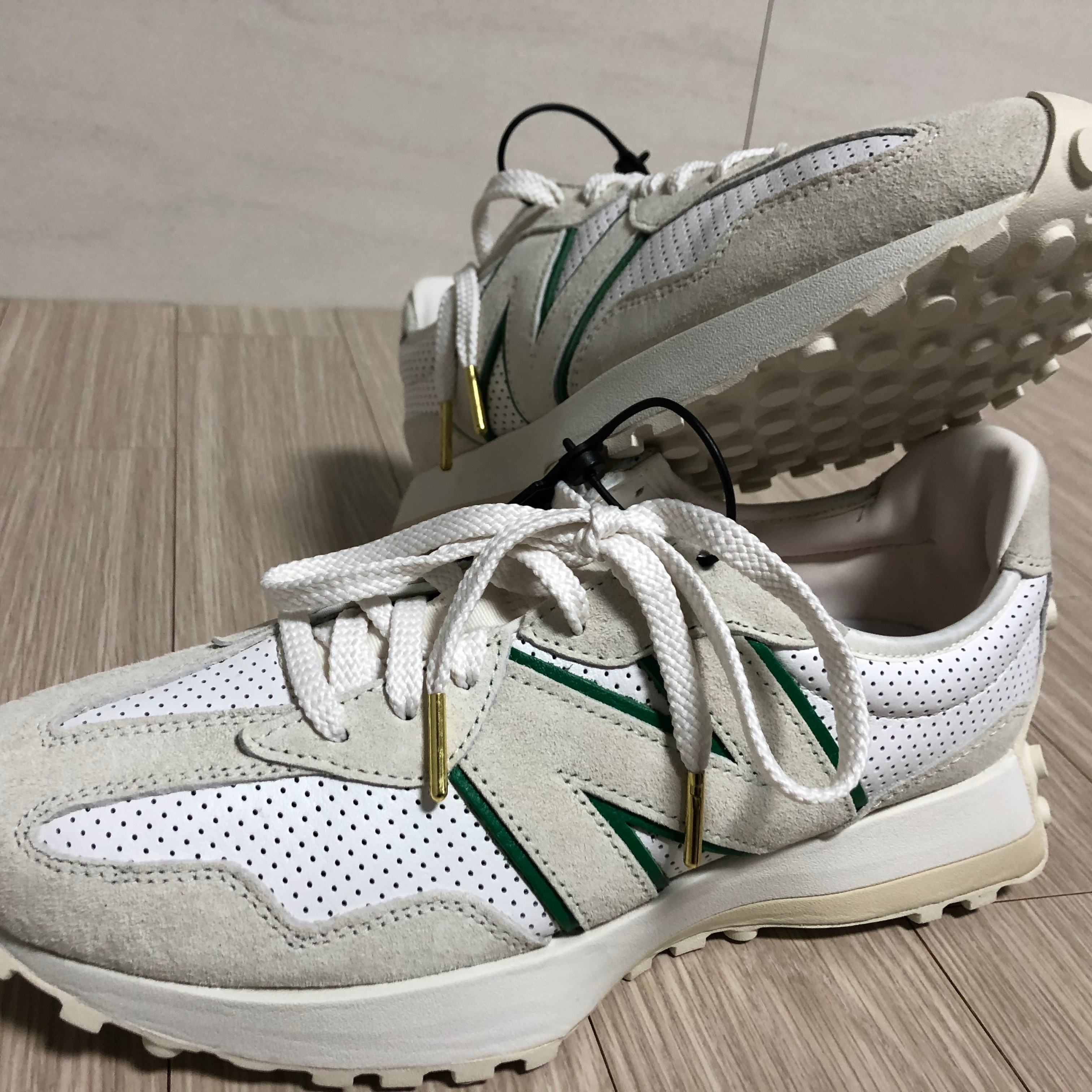 New Balance x Casablanca 327 Idealist Off White Green 착용 스타일