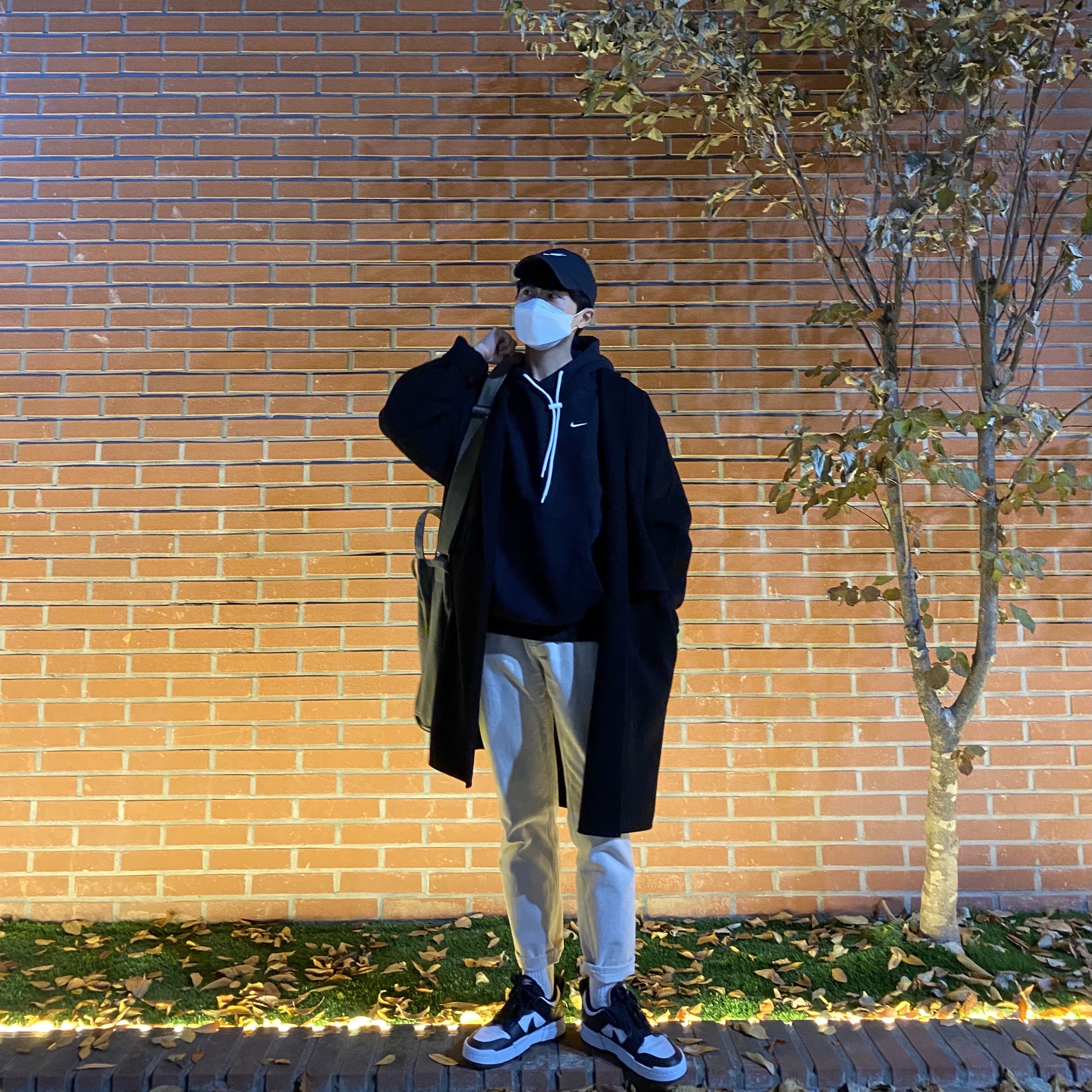 (W) Nike Dunk Low Disrupt Black White, Nike M NRG Hoodie Black 착용 스타일
