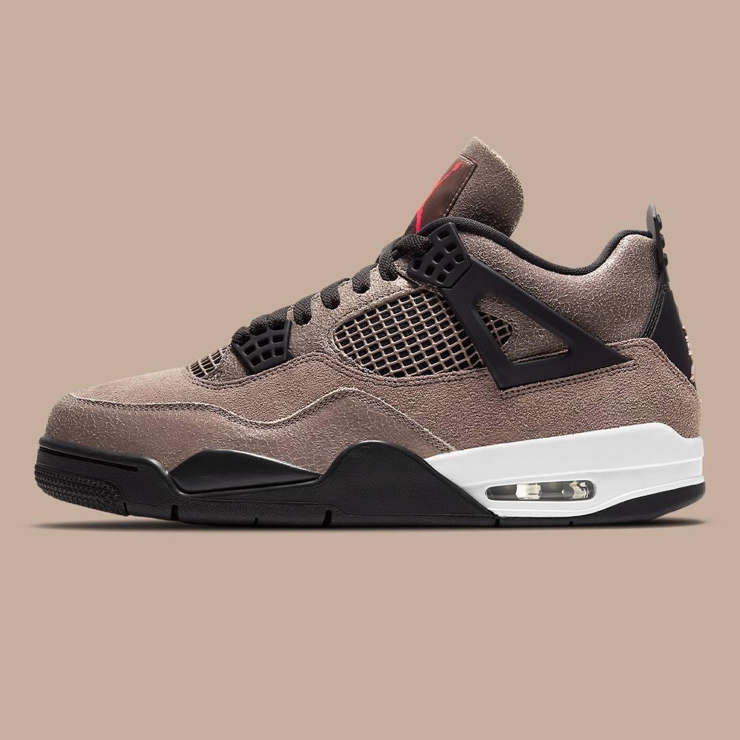 Jordan 4 Retro OG Fire Red 2020, Jordan 4 x Union Retro Off Noir 착용 스타일 - 1