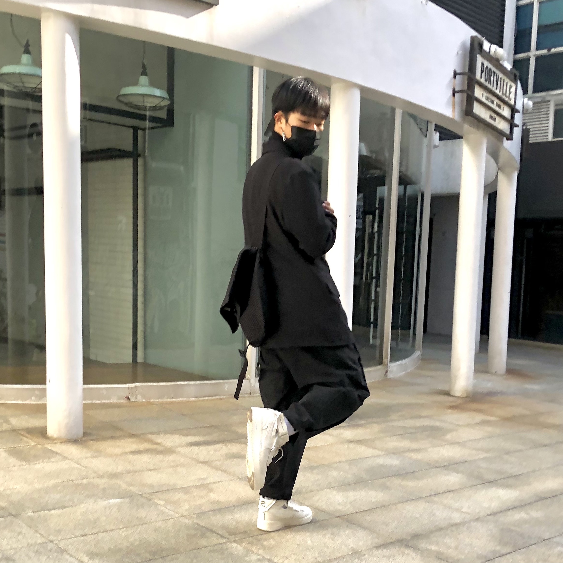 Nike x Comme des Garcons Homme Plus Air Force Mid White 착용 스타일 - 2
