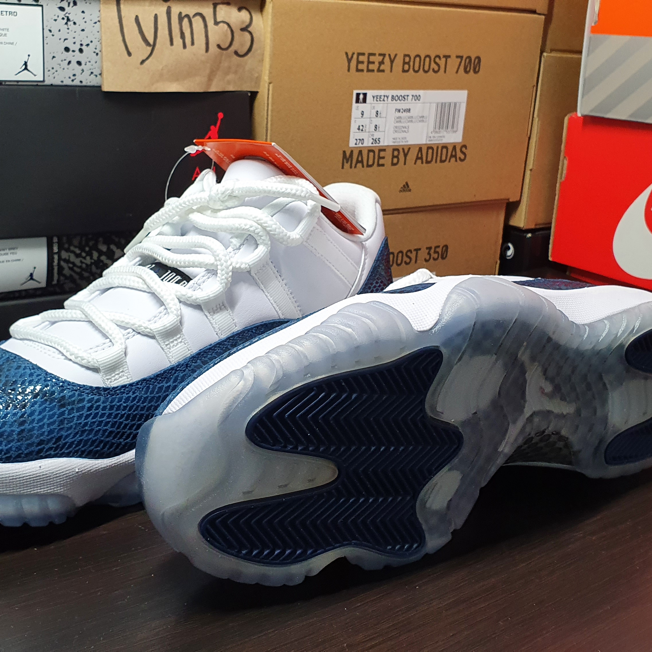 Jordan 11 Retro Low Navy Snakeskin 2019 착용 스타일 - 2