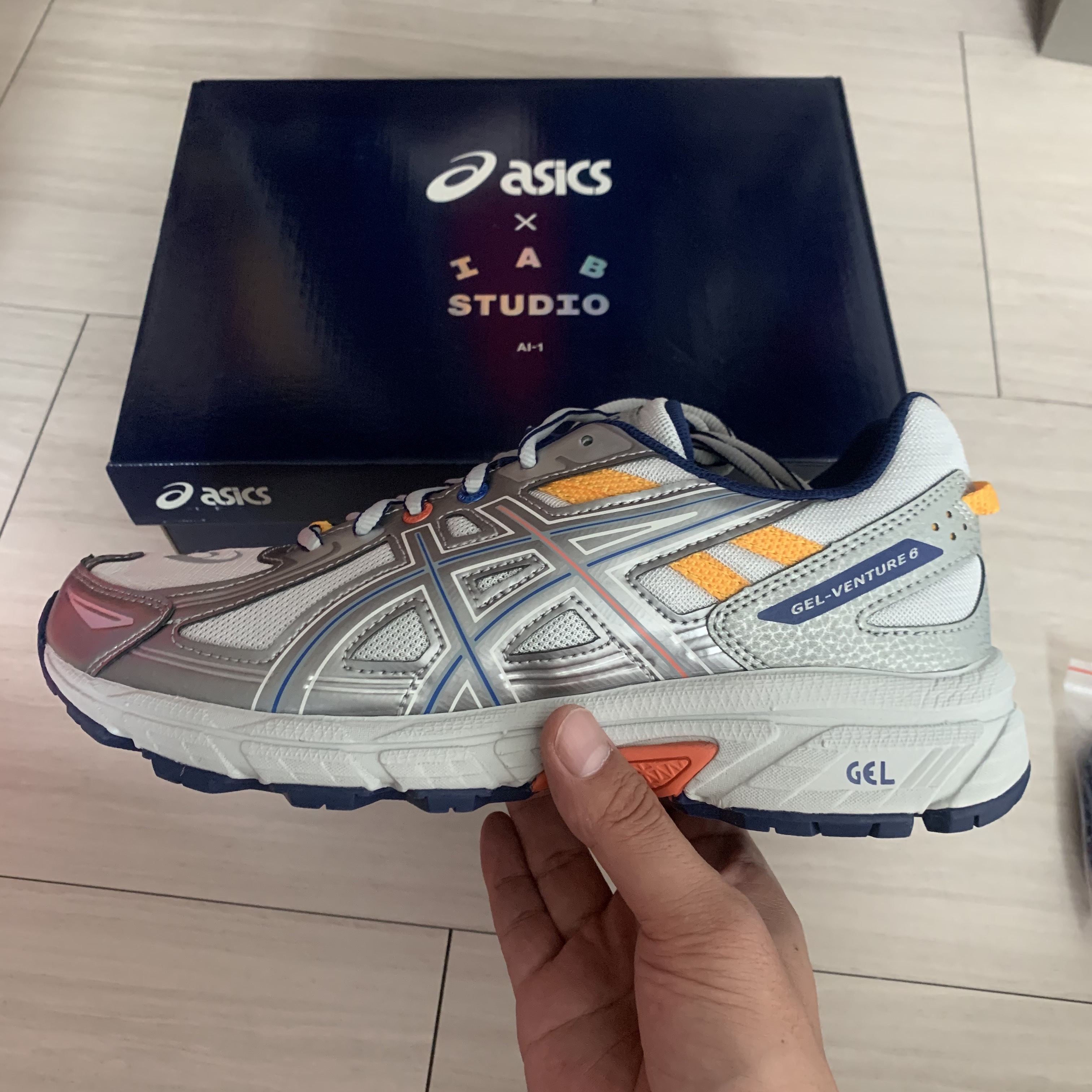 Asics x IAB Studio Gel-Venture 6 착용 스타일