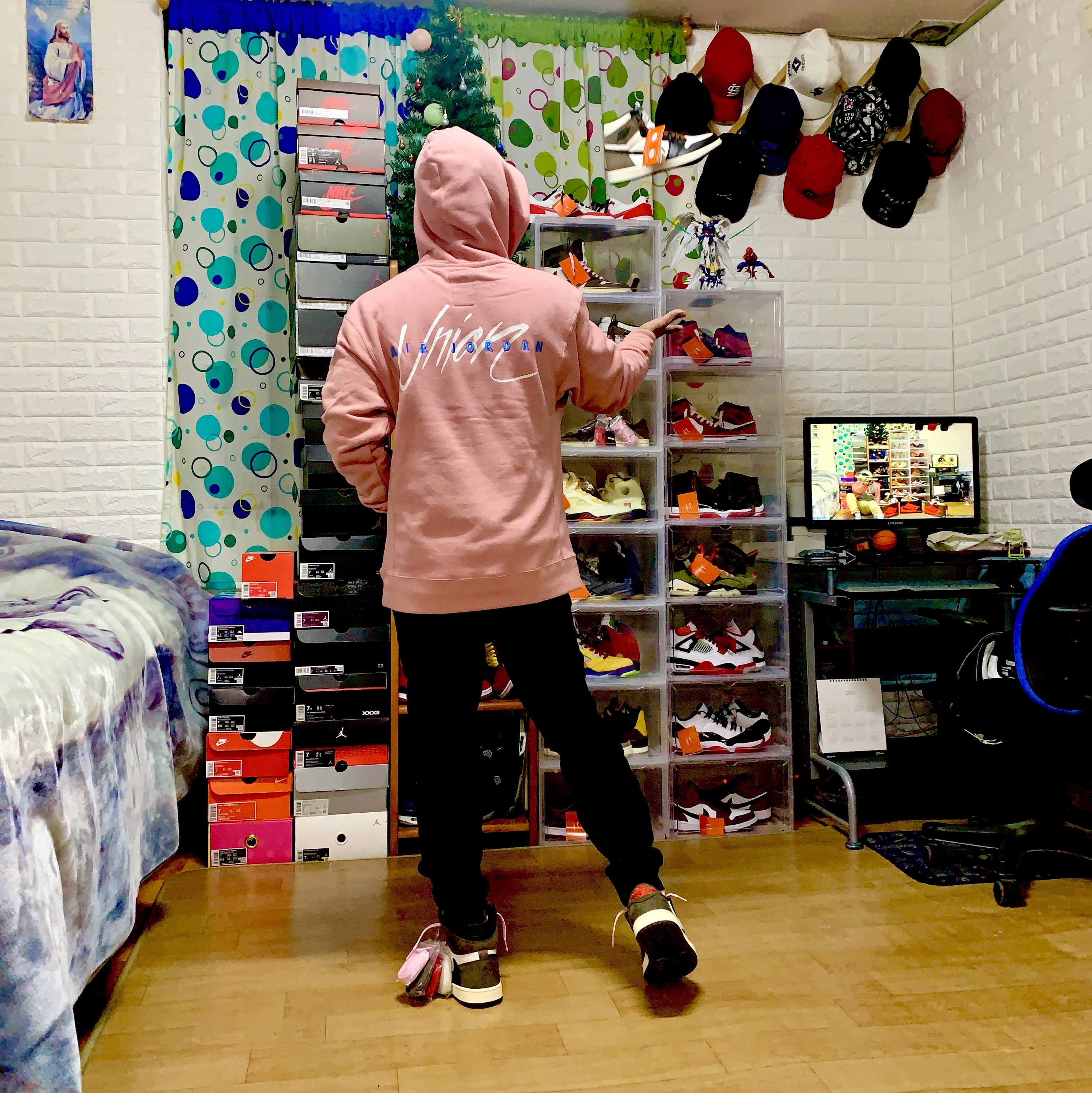 Jordan x Union Flying High Hooded Sweatshirt Rust Pink 착용 스타일