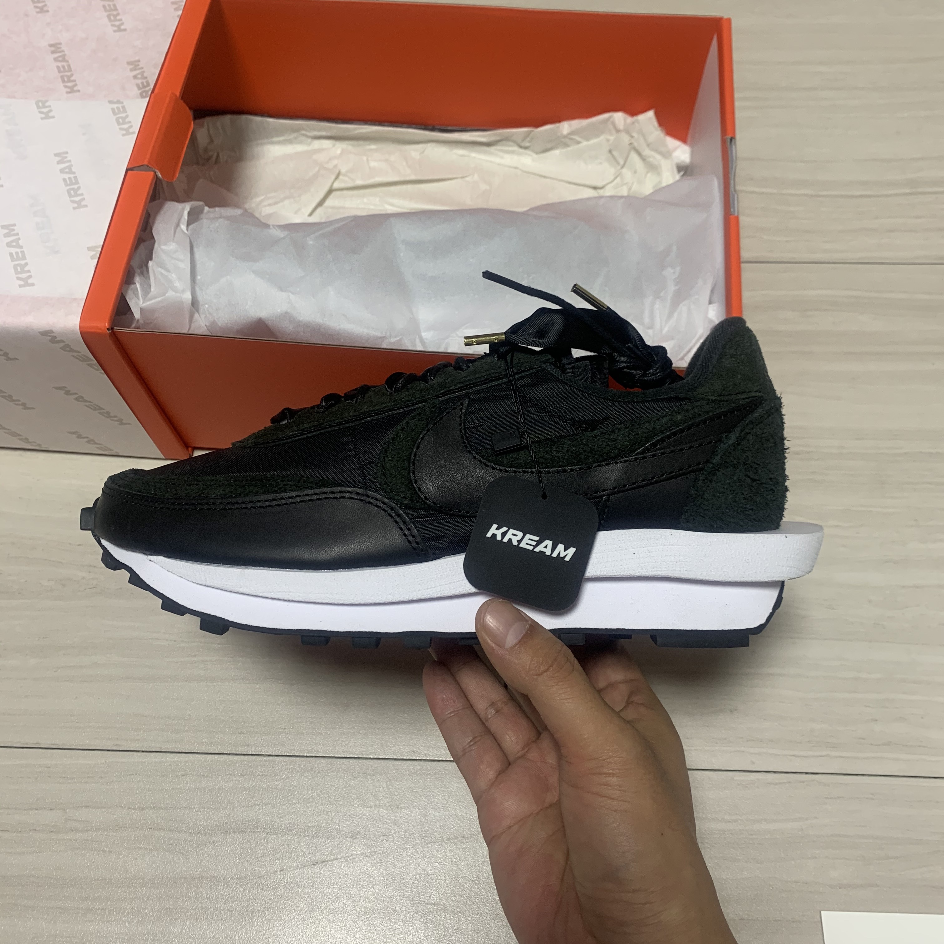 Nike x Sacai LDWaffle Black Nylon 착용 스타일