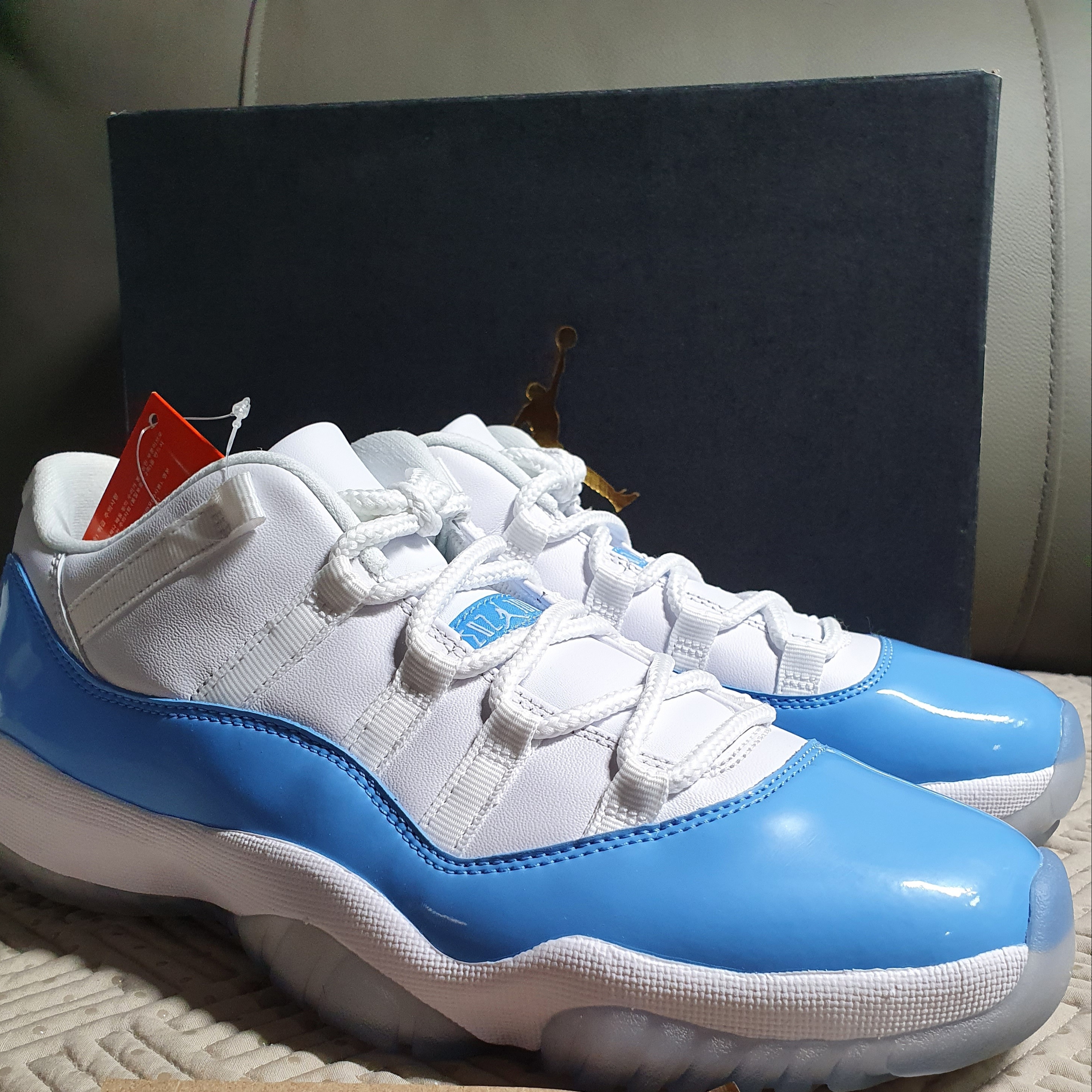 Jordan 11 Retro Low University Blue 2017 착용 스타일 - 1