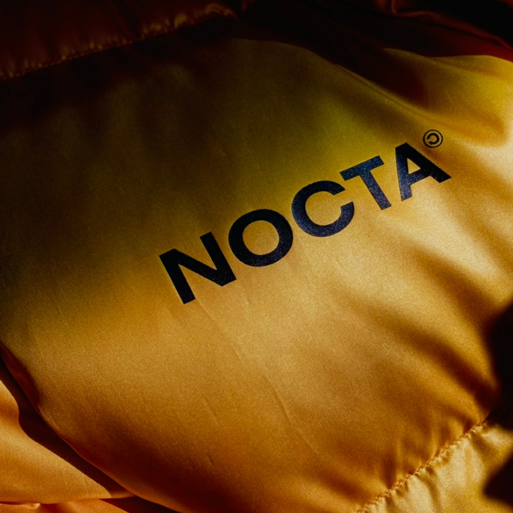 Nike x Drake Nocta Puffer Jacket University Gold - US/EU, Nike x Drake Nocta Puffer Jacket University Gold - Asia 착용 스타일 - 3