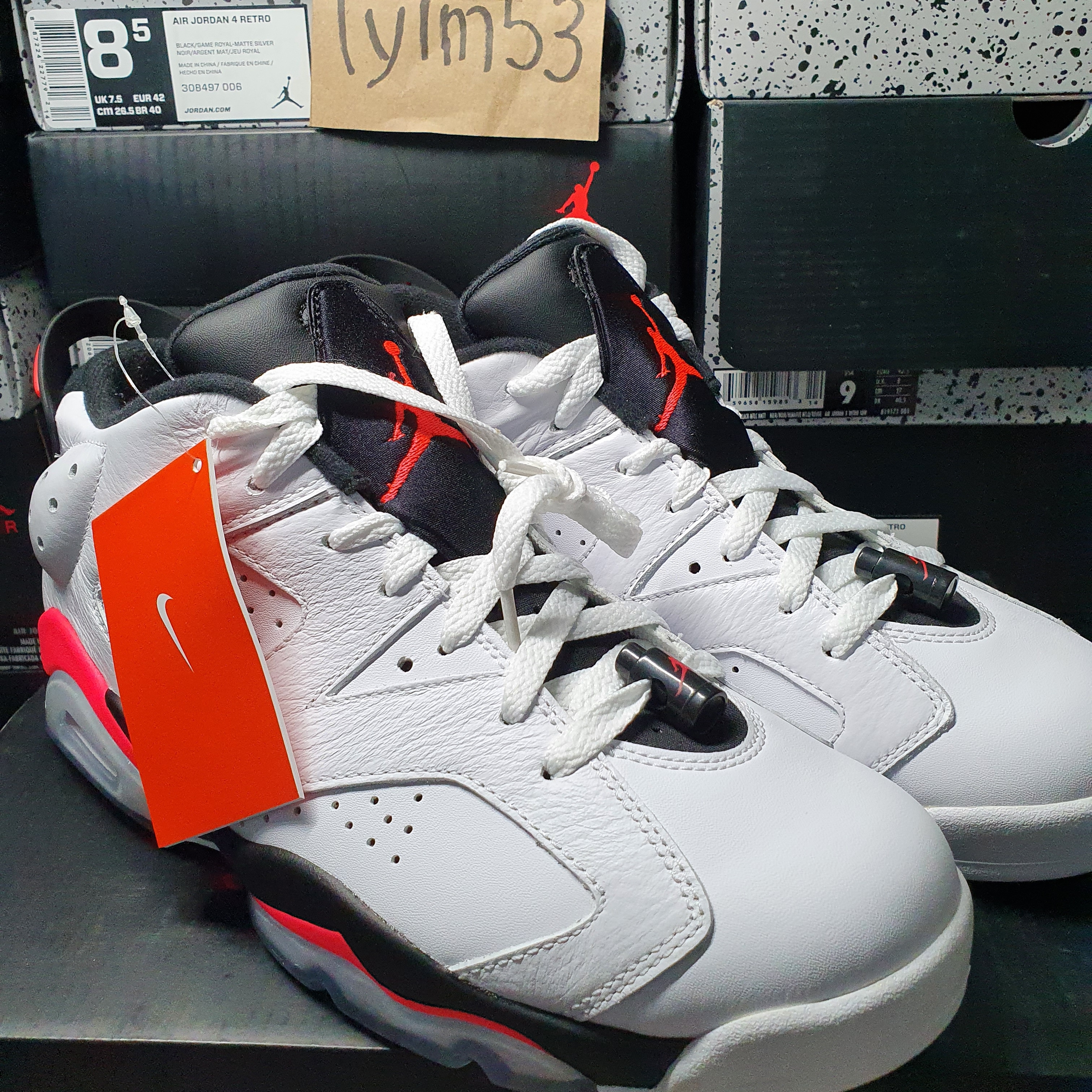 Jordan 6 Retro Low Infrared White 착용 스타일 - 1