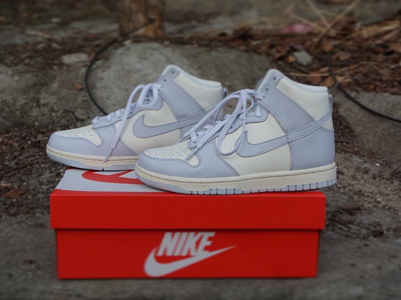 (W) Nike Dunk High Football Grey 착용 스타일 - 3