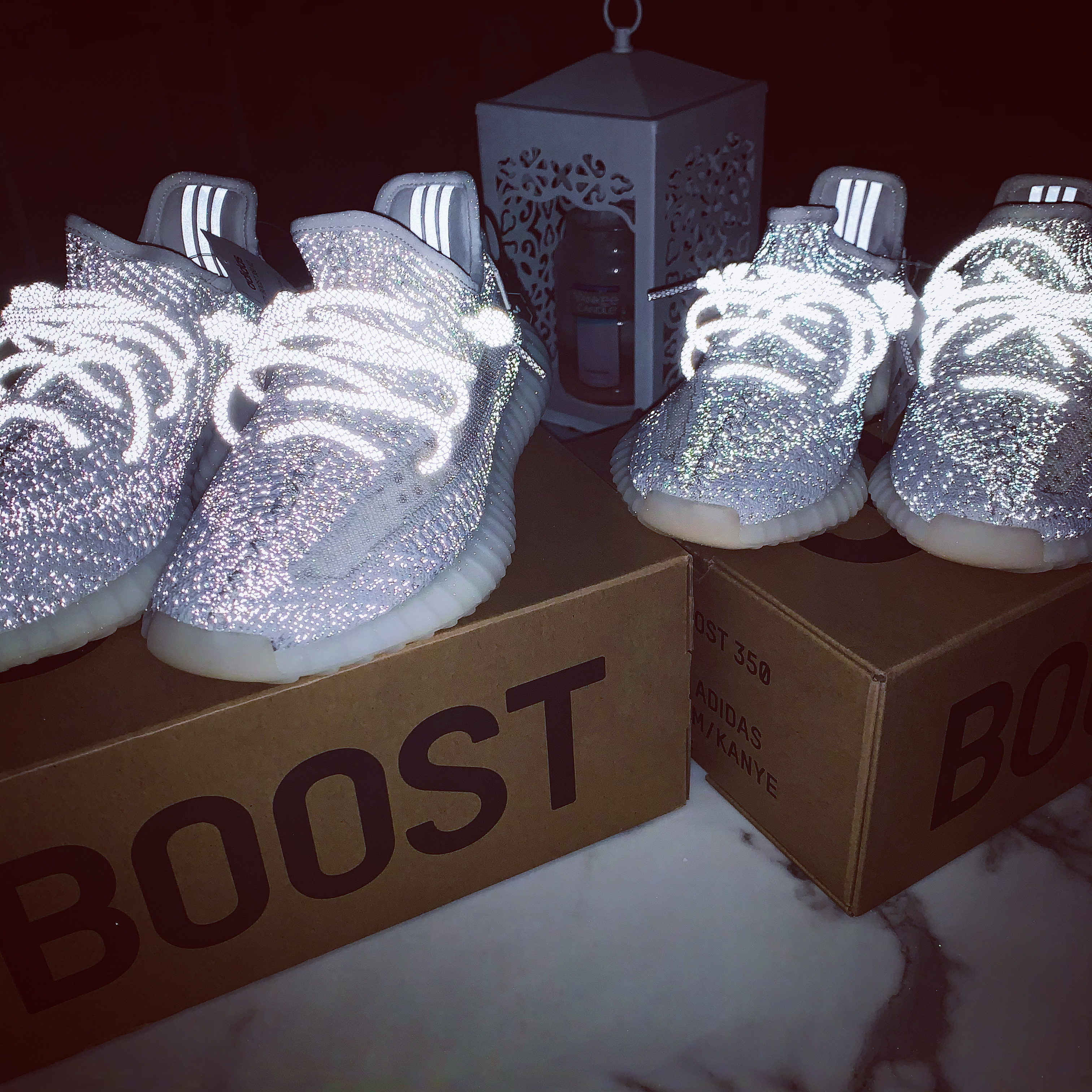 Adidas Yeezy Boost 350 V2 Static - Reflective 착용 스타일