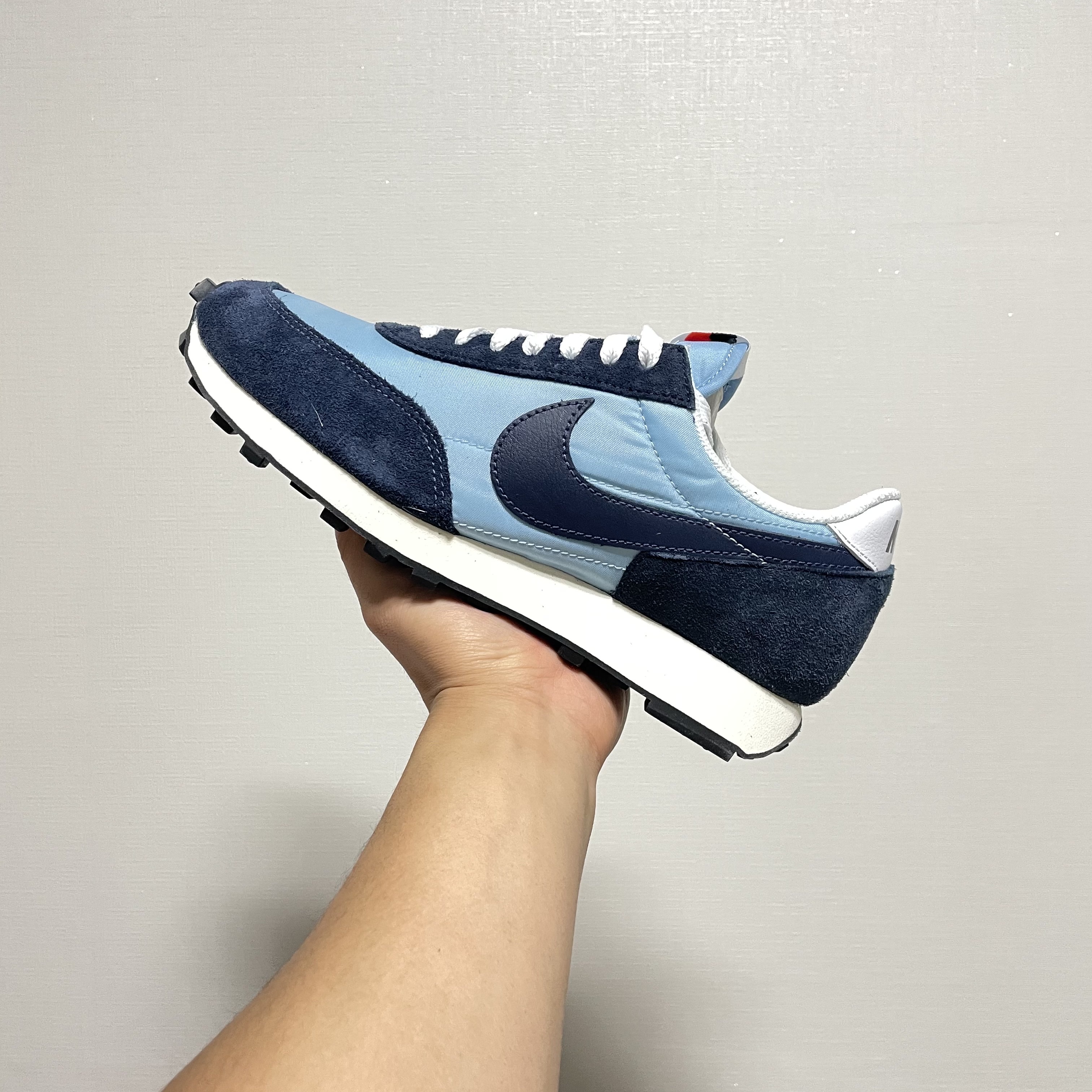 Nike Daybreak Light Armory Blue 착용 스타일
