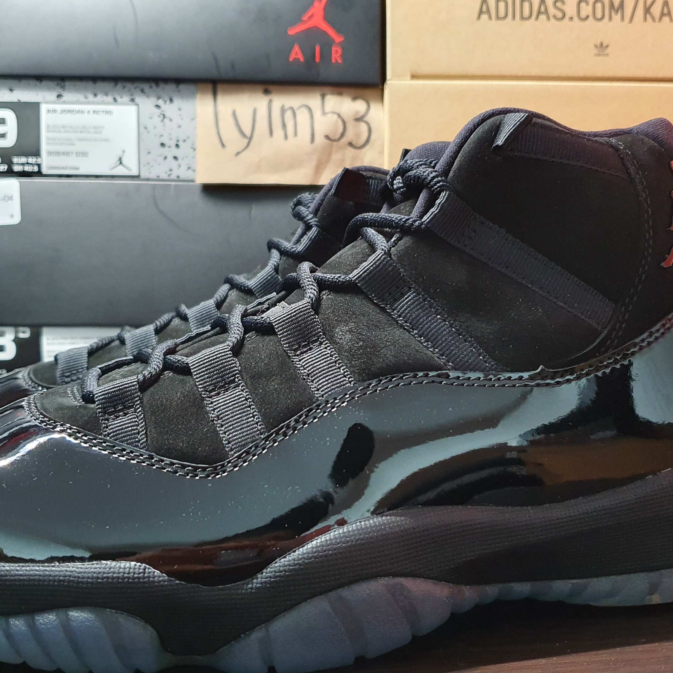 Jordan 11 Retro Cap and Gown 착용 스타일 - 3