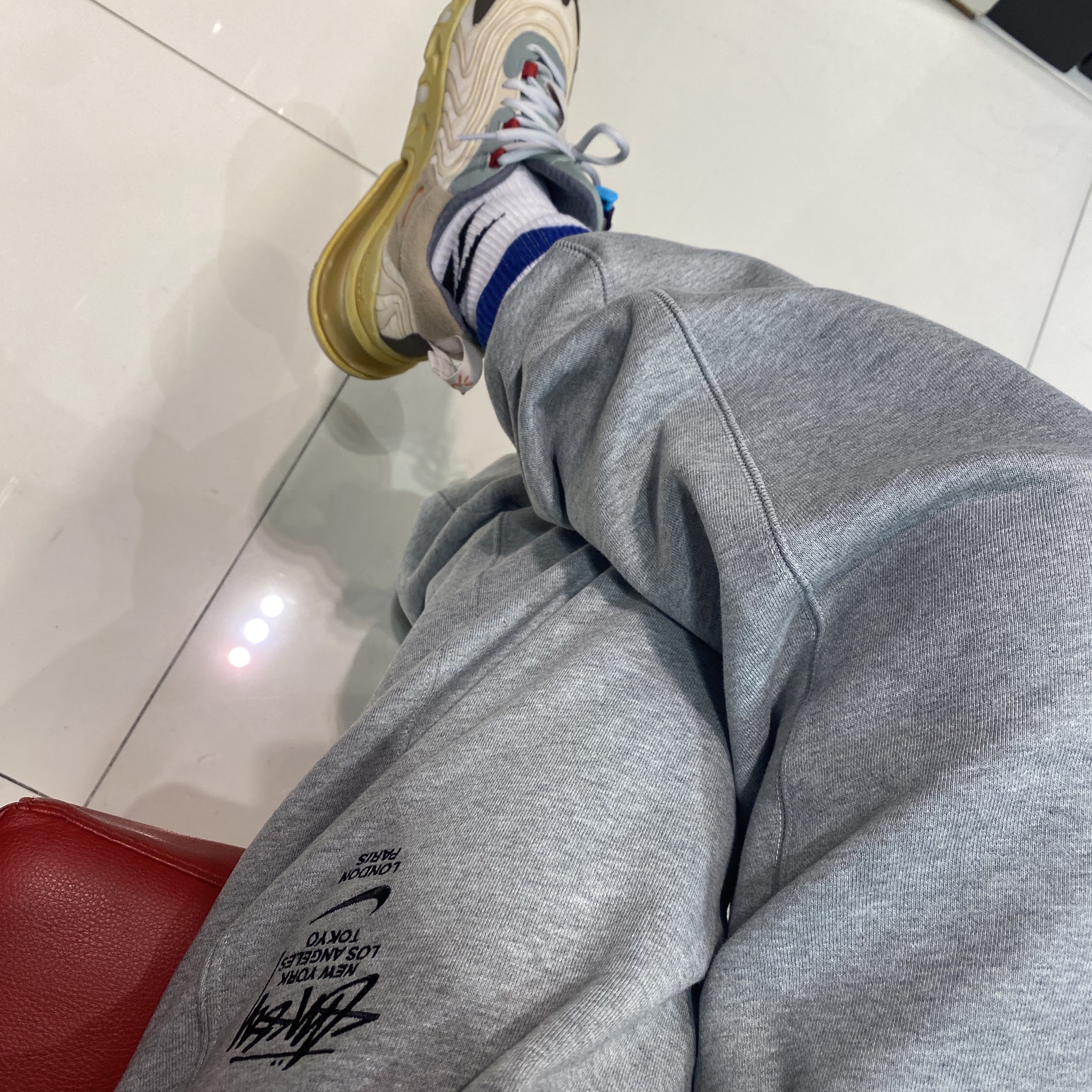 Nike x Stussy NRG ZR Fleece Pants Heather Grey - US/EU, Nike x Travis Scott Air Max 270 React Cactus Trails 착용 스타일