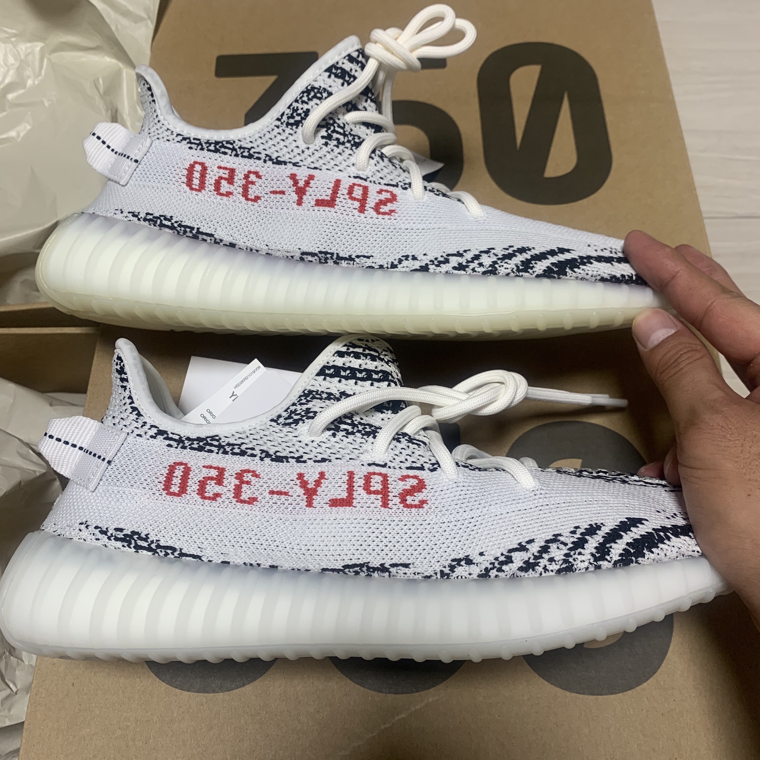 Adidas Yeezy Boost 350 V2 Zebra 2017/2019/2020 착용 스타일