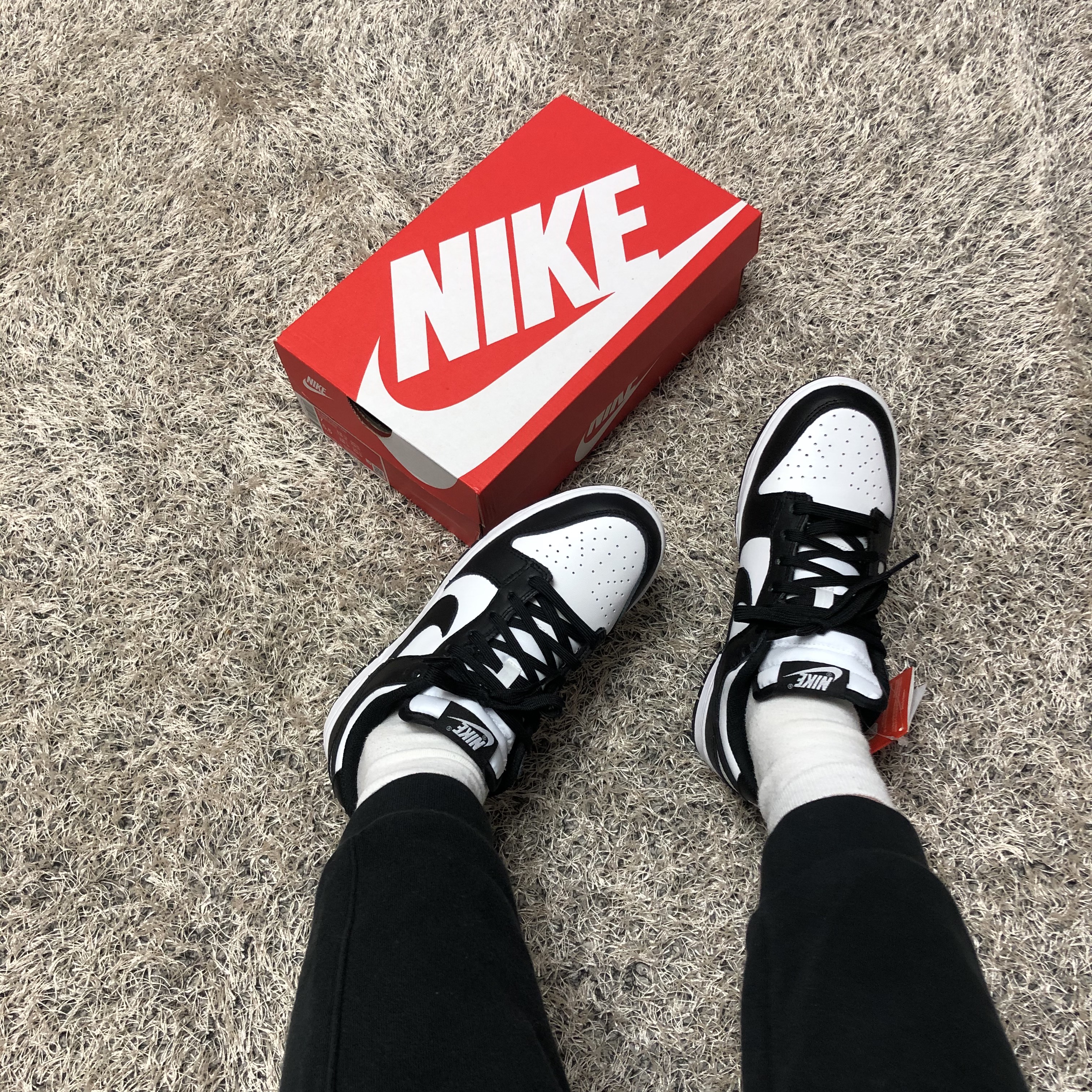 (W) Nike Dunk Low Black, Nike Dunk Low Retro Black 착용 스타일 - 2