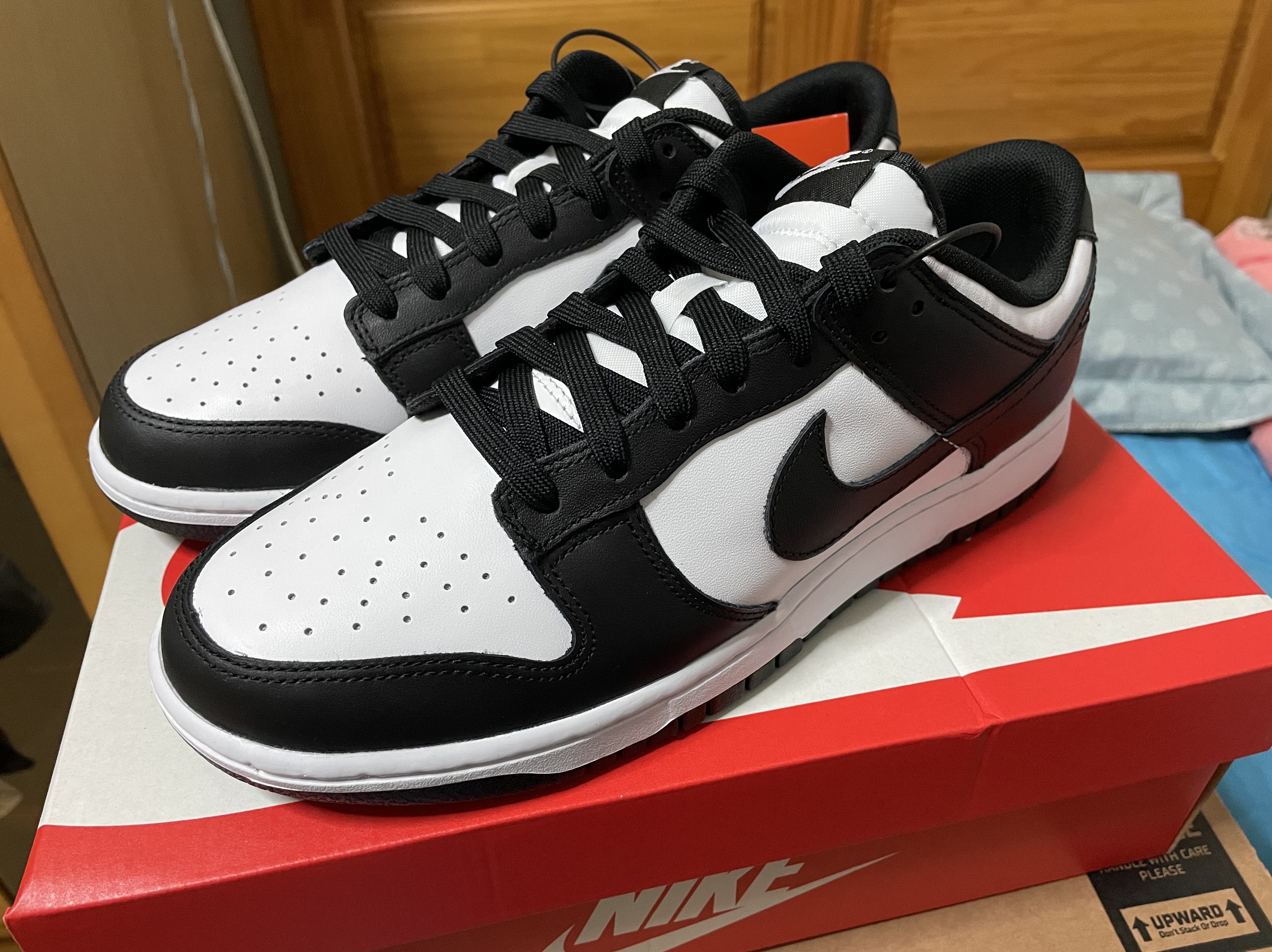 Nike Dunk Low Retro Black 착용 스타일 - 2