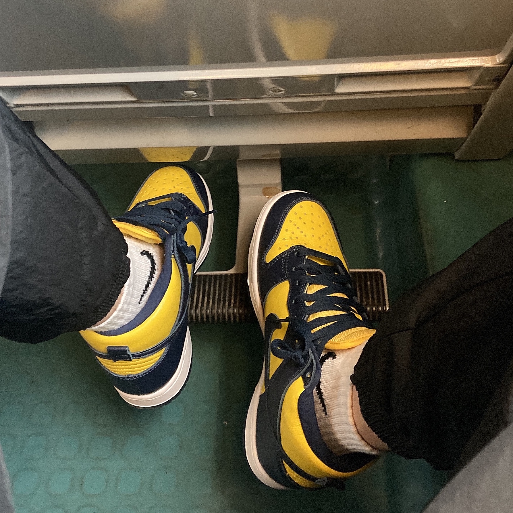 Nike Dunk High Michigan 착용 스타일