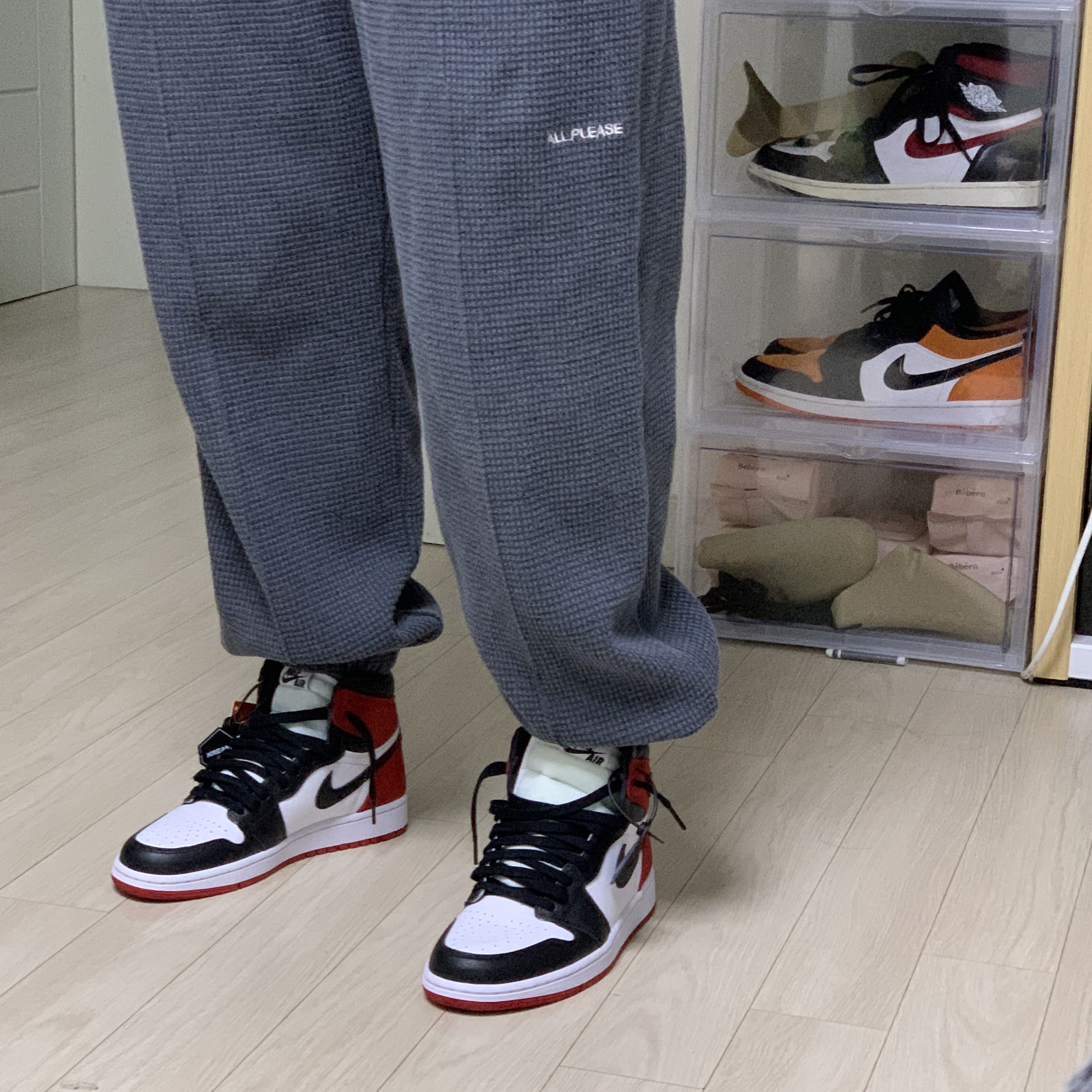 (W) Jordan 1 Retro High Satin Black Toe 착용 스타일