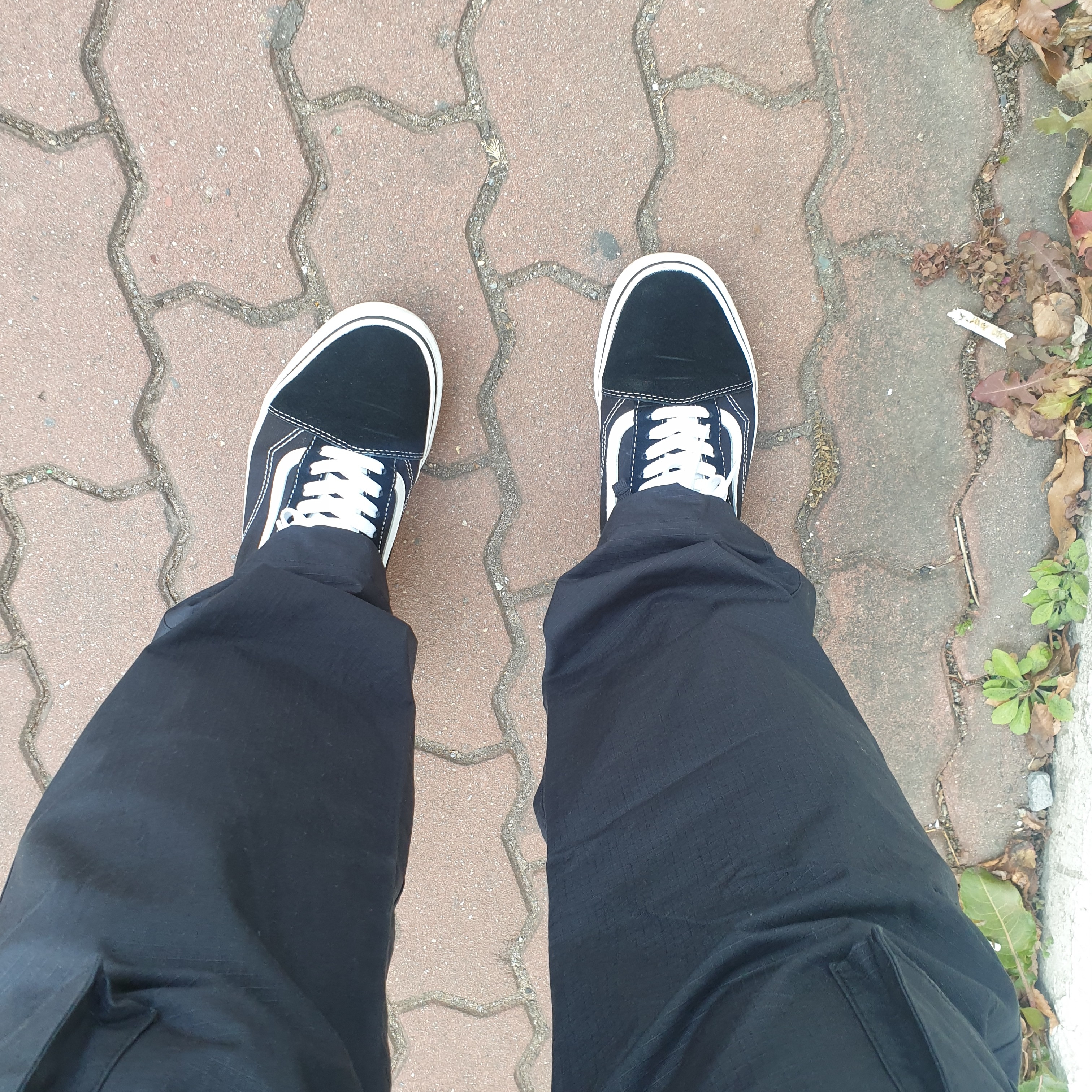 Nike Air Force 1 '07 Low White, Vans Vault OG Old Skool LX Black 착용 스타일 - 2