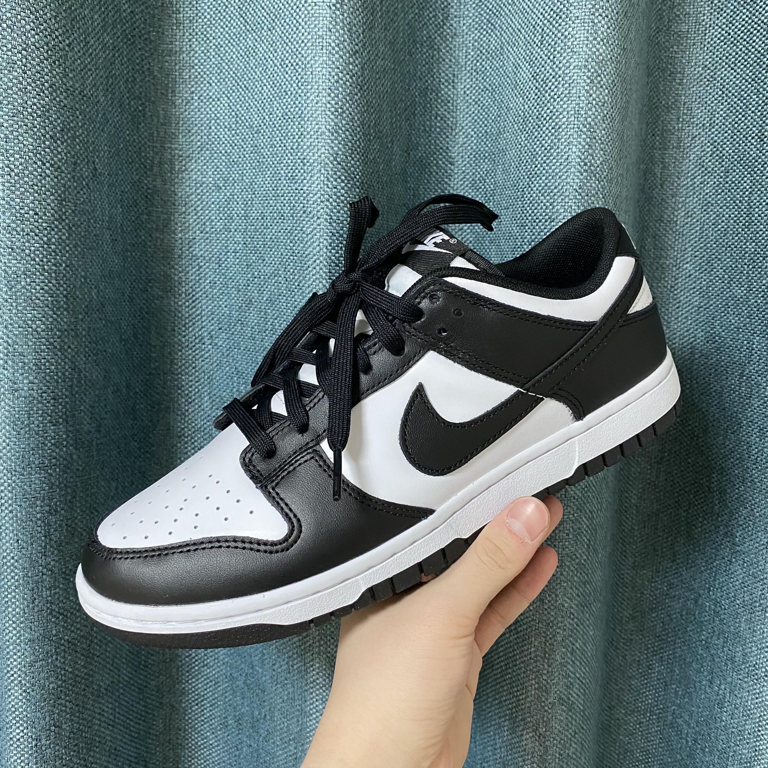 Nike Dunk Low Retro Black 착용 스타일 - 2