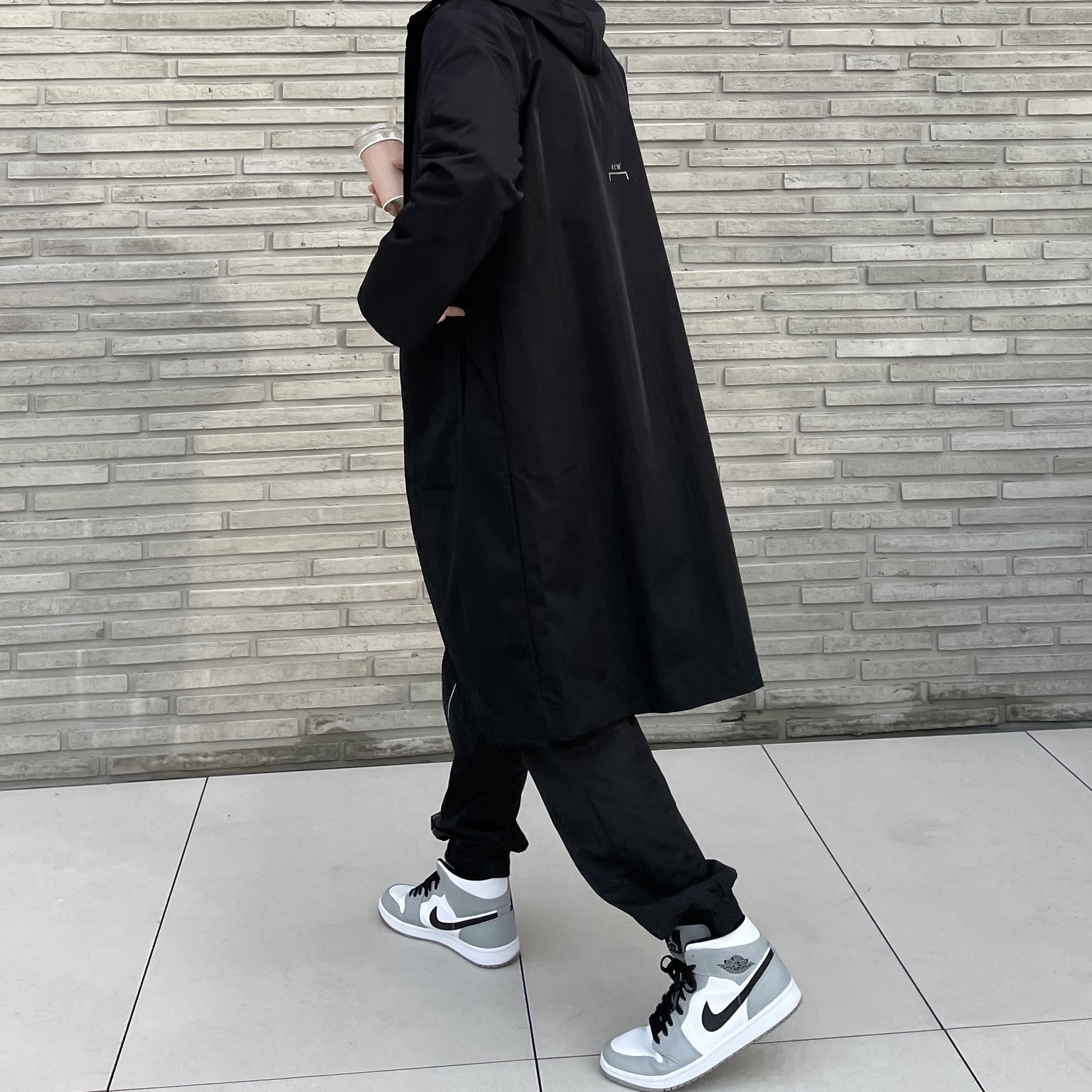 Jordan 1 Mid Light Smoke Grey 착용 스타일 - 1