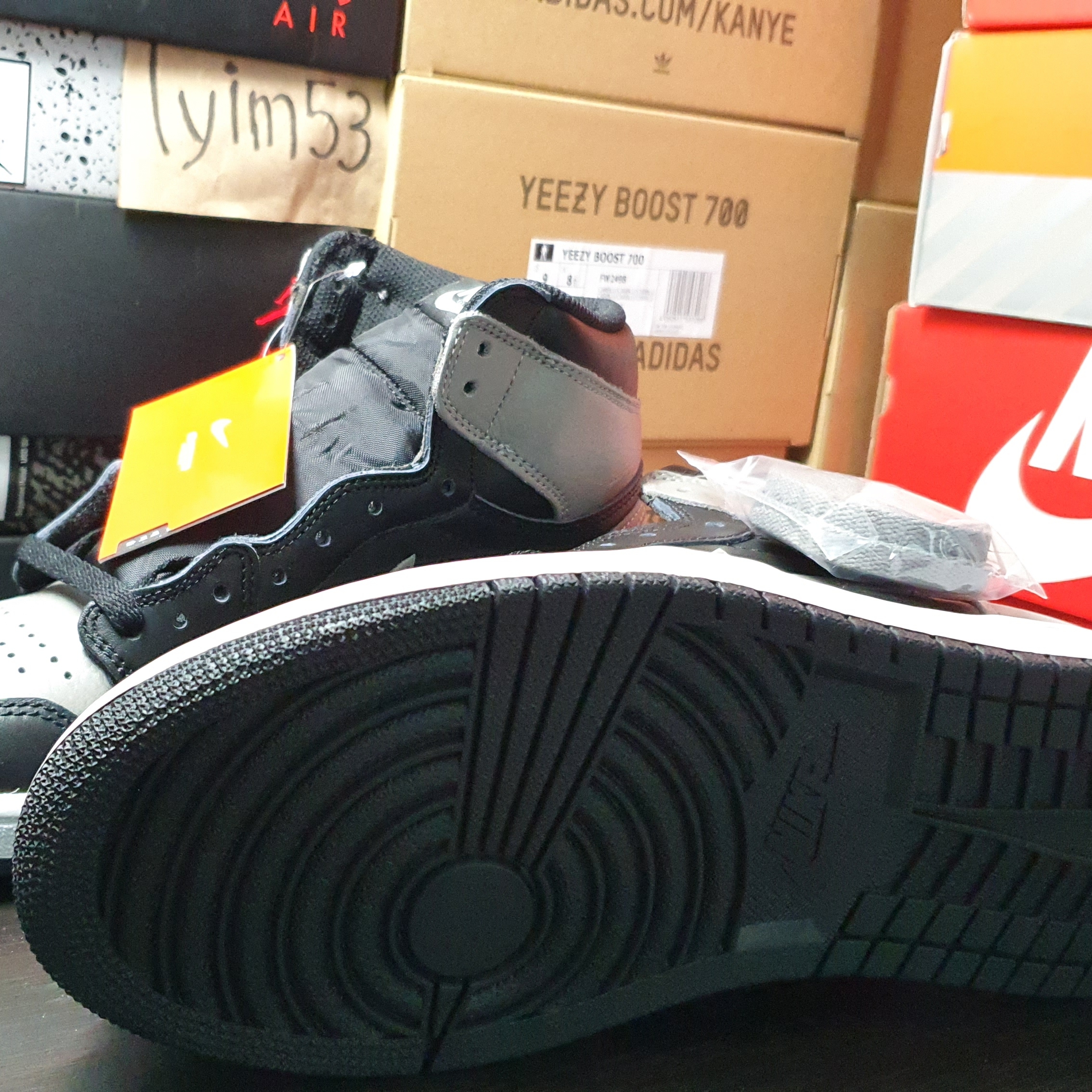 Jordan 1 Retro High OG Shadow 2018 착용 스타일 - 3