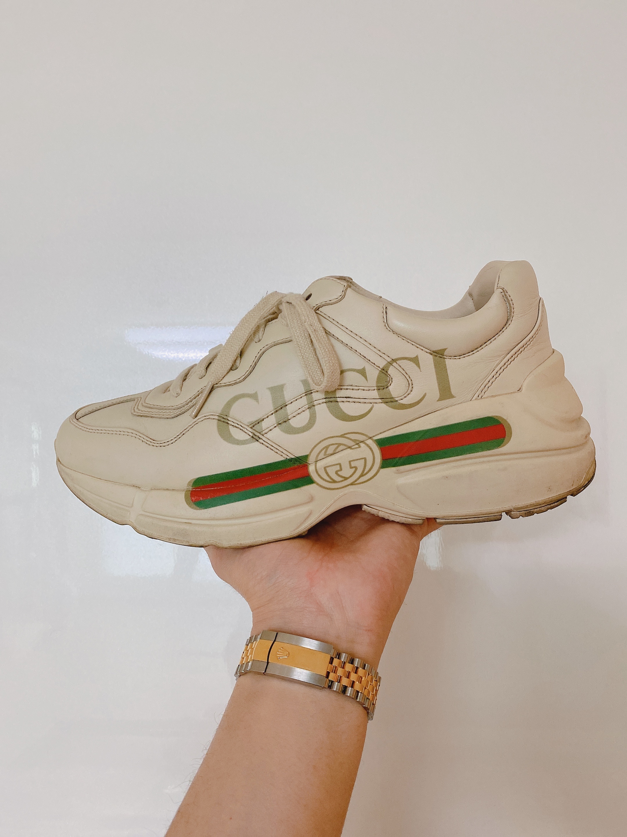 Gucci Rhyton Leather Sneakers Logo 착용 스타일
