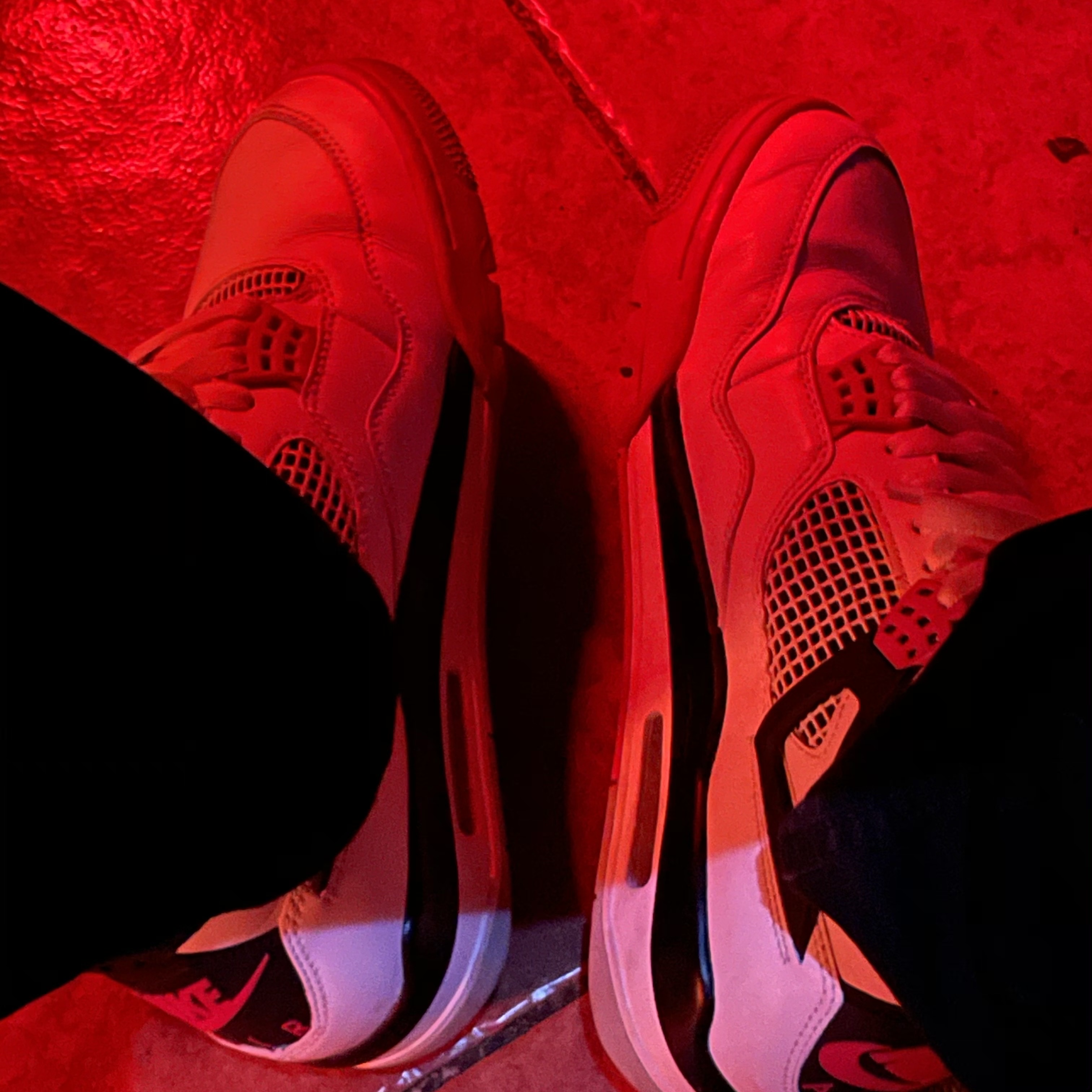 Jordan 4 Retro OG Fire Red 2020 착용 스타일