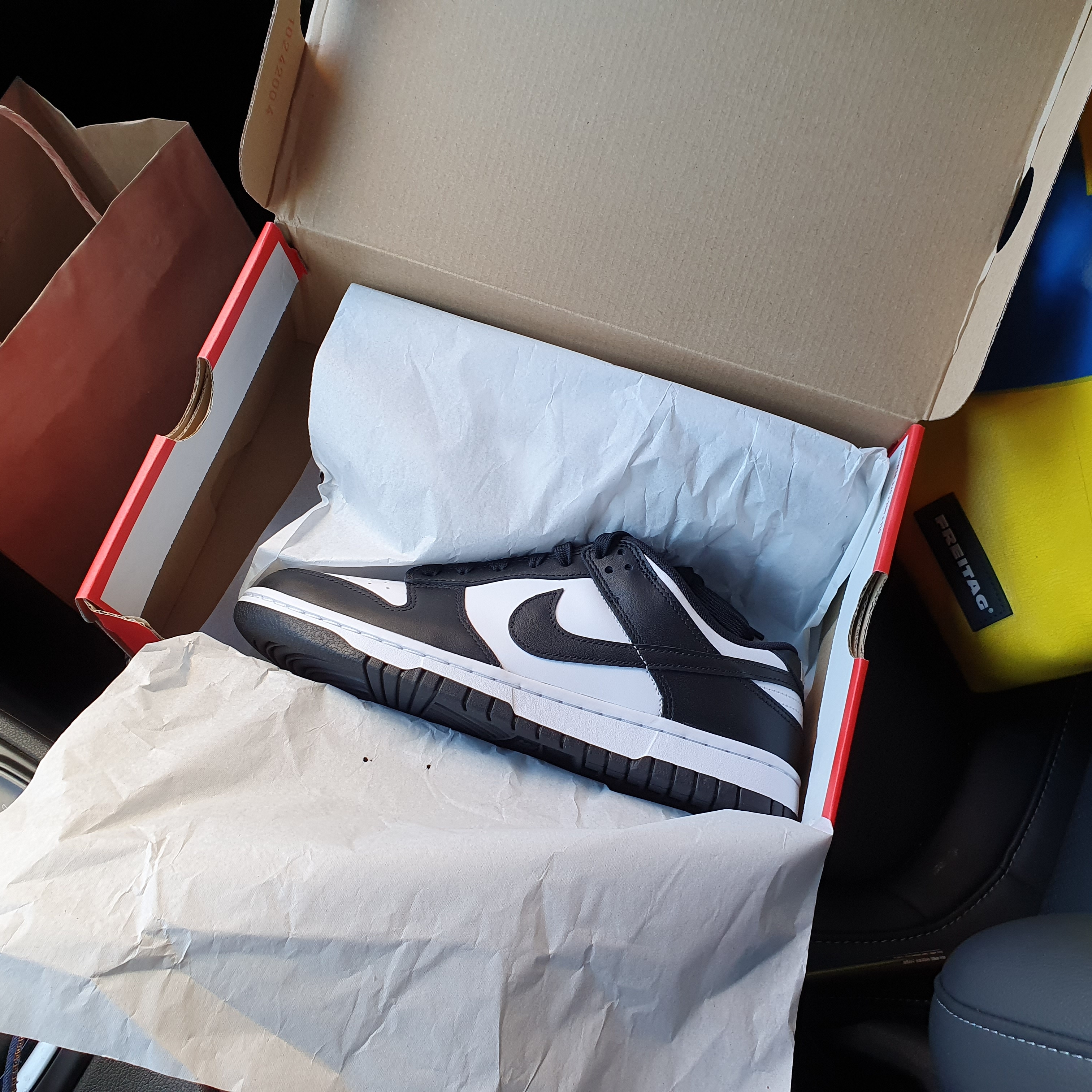 Nike Dunk Low Retro Black 착용 스타일 - 2