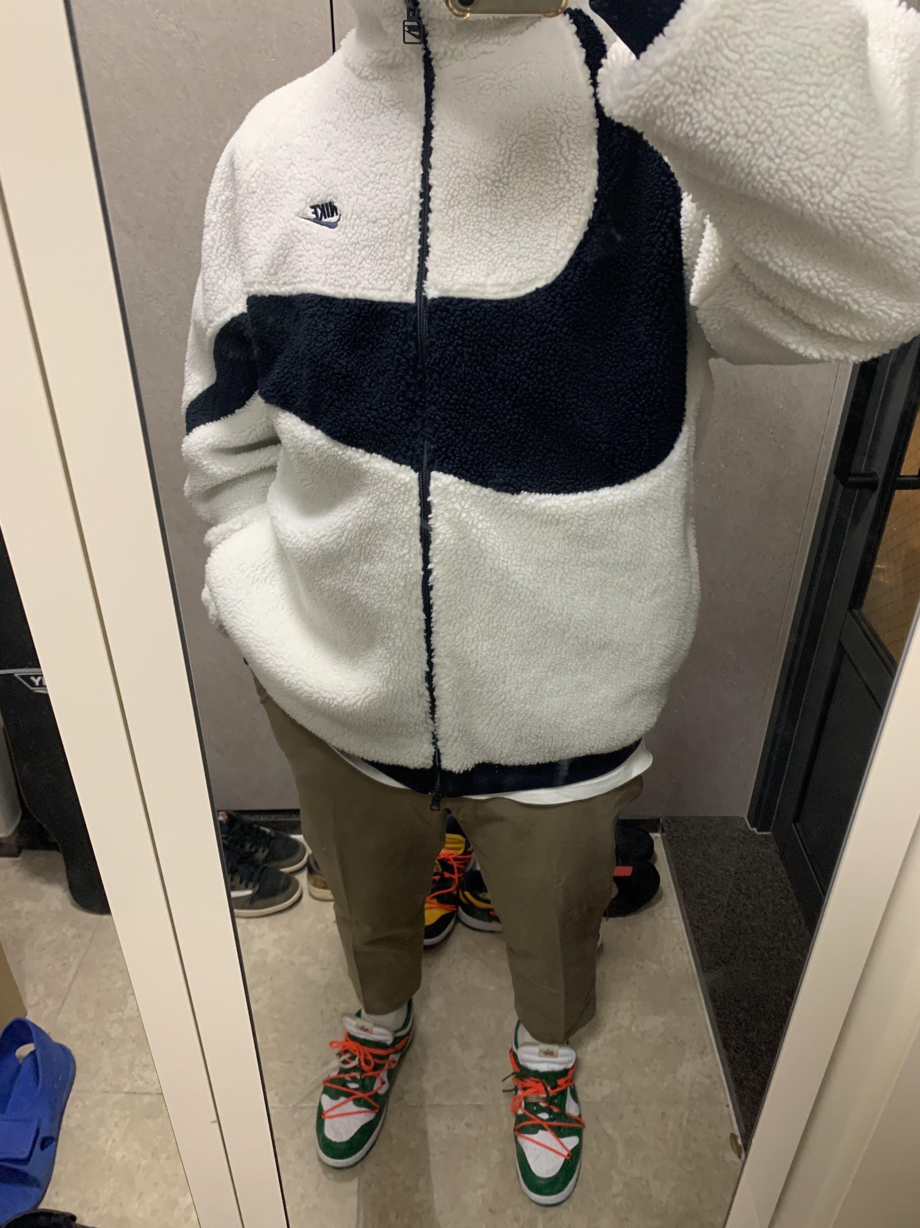 Nike x Off-White Dunk Low Pine Green, Nike Big Swoosh Full Zip Jacket White Navy 착용 스타일