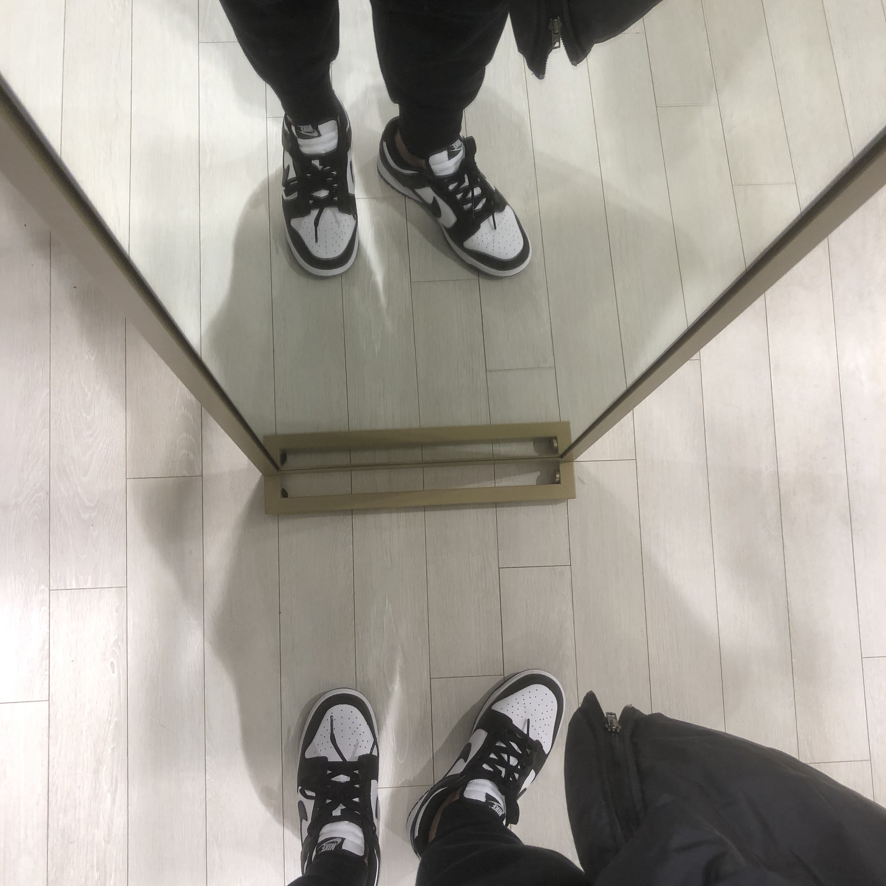 Nike Dunk Low Retro Black 착용 스타일 - 1