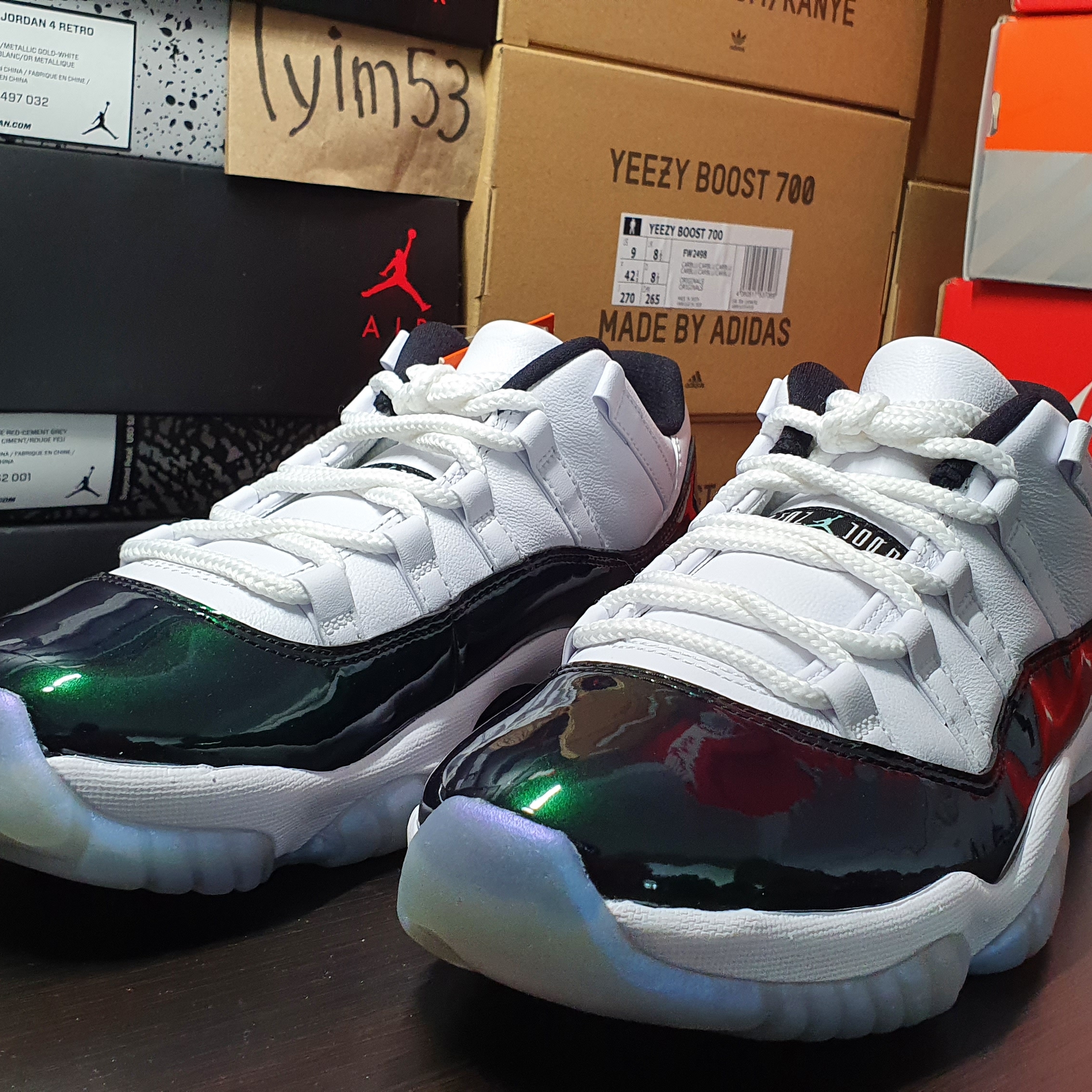 Jordan 11 Retro Low Iridescent 착용 스타일 - 1