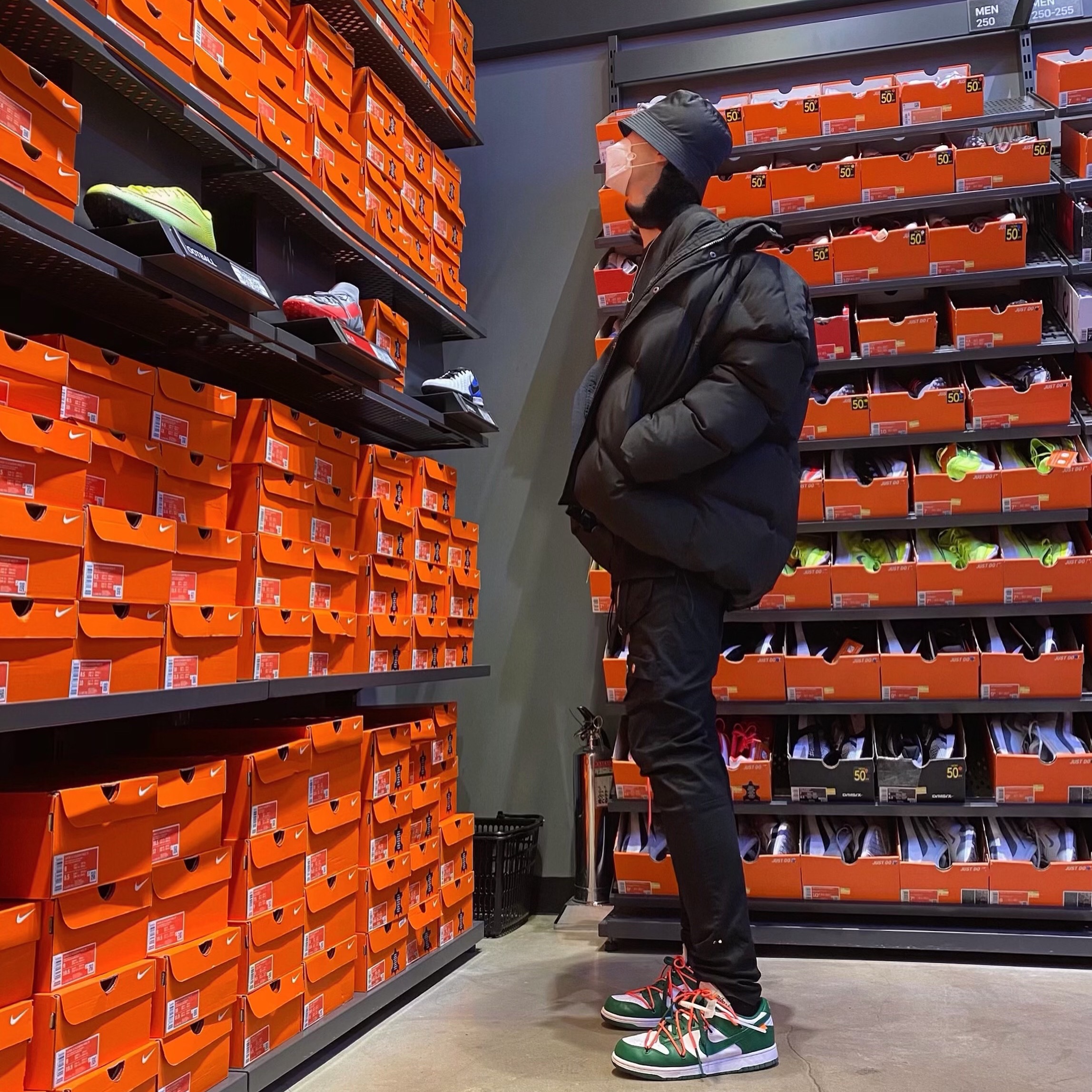 Nike x Off-White Dunk Low Pine Green 착용 스타일 - 2