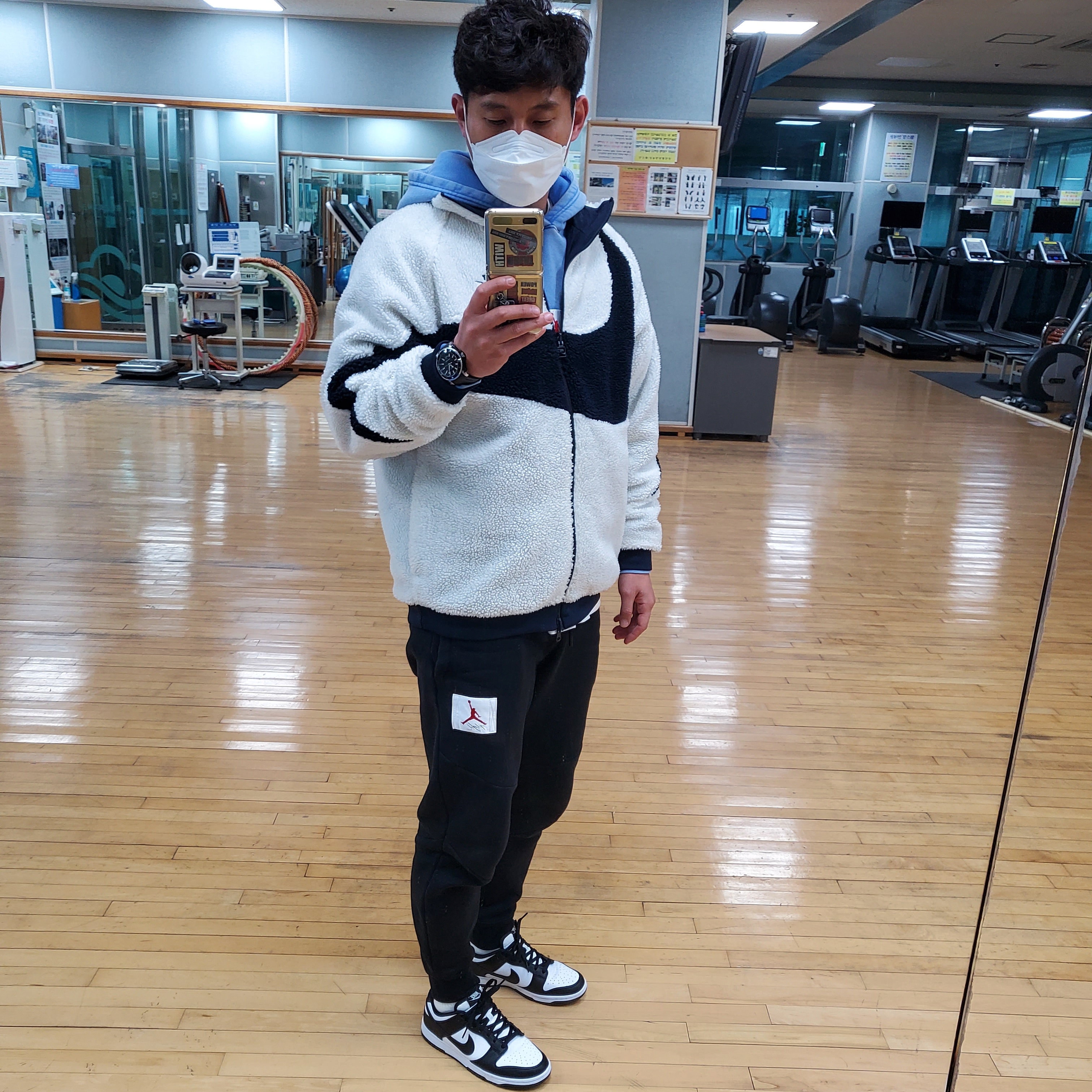 Nike Dunk Low Retro Black, Nike Big Swoosh Full Zip Jacket White Navy 착용 스타일