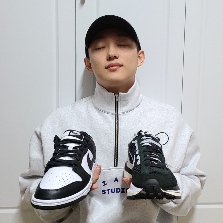 Nike x Sacai VaporWaffle Black White, IAB Studio Half Zip Pullover Light Gray 착용 스타일 - 2