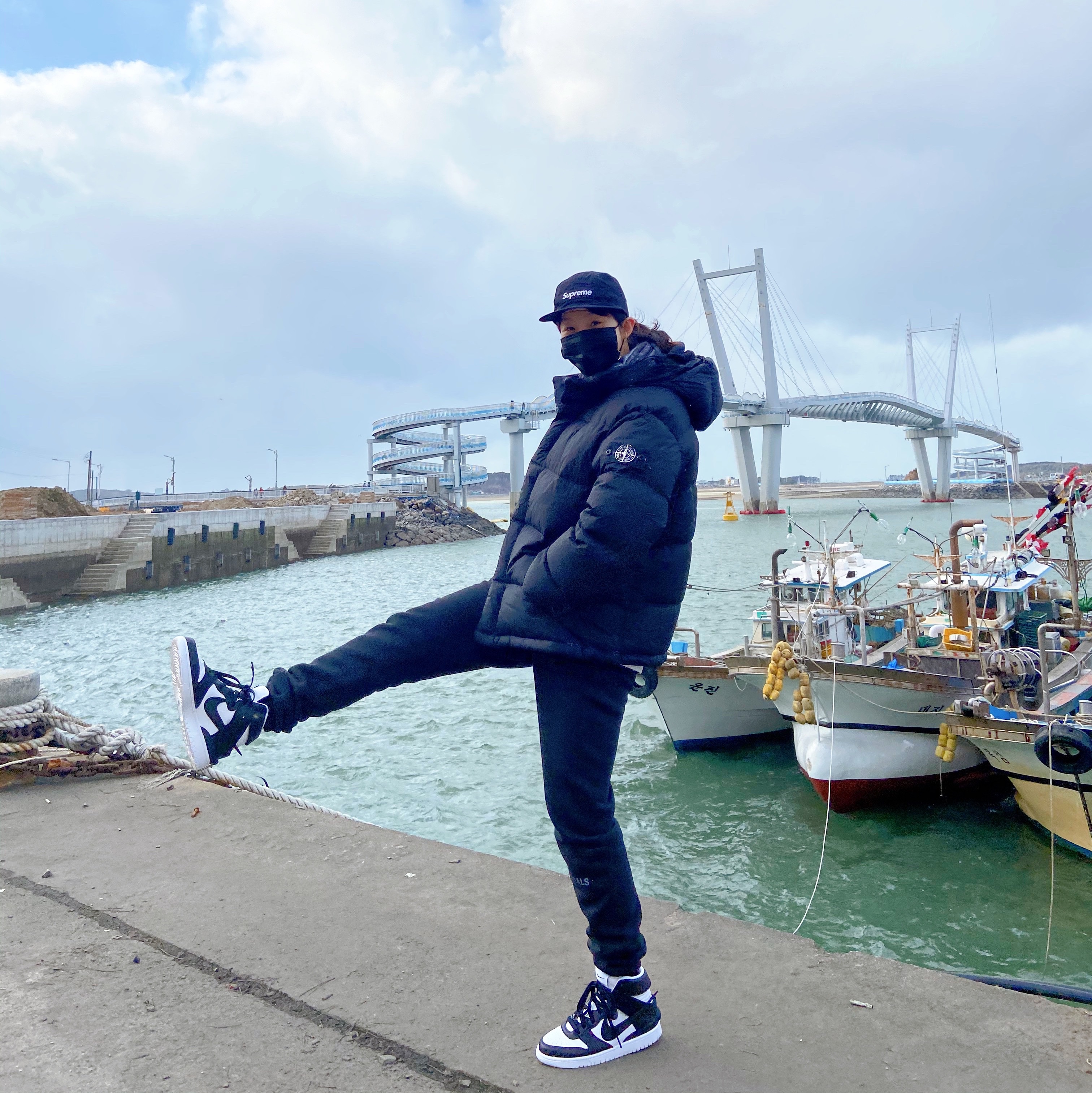 Nike x Ambush Dunk High Black, Supreme x Stone Island Painted Camo Crinkle Down Jacket Black - 20FW 착용 스타일 - 2
