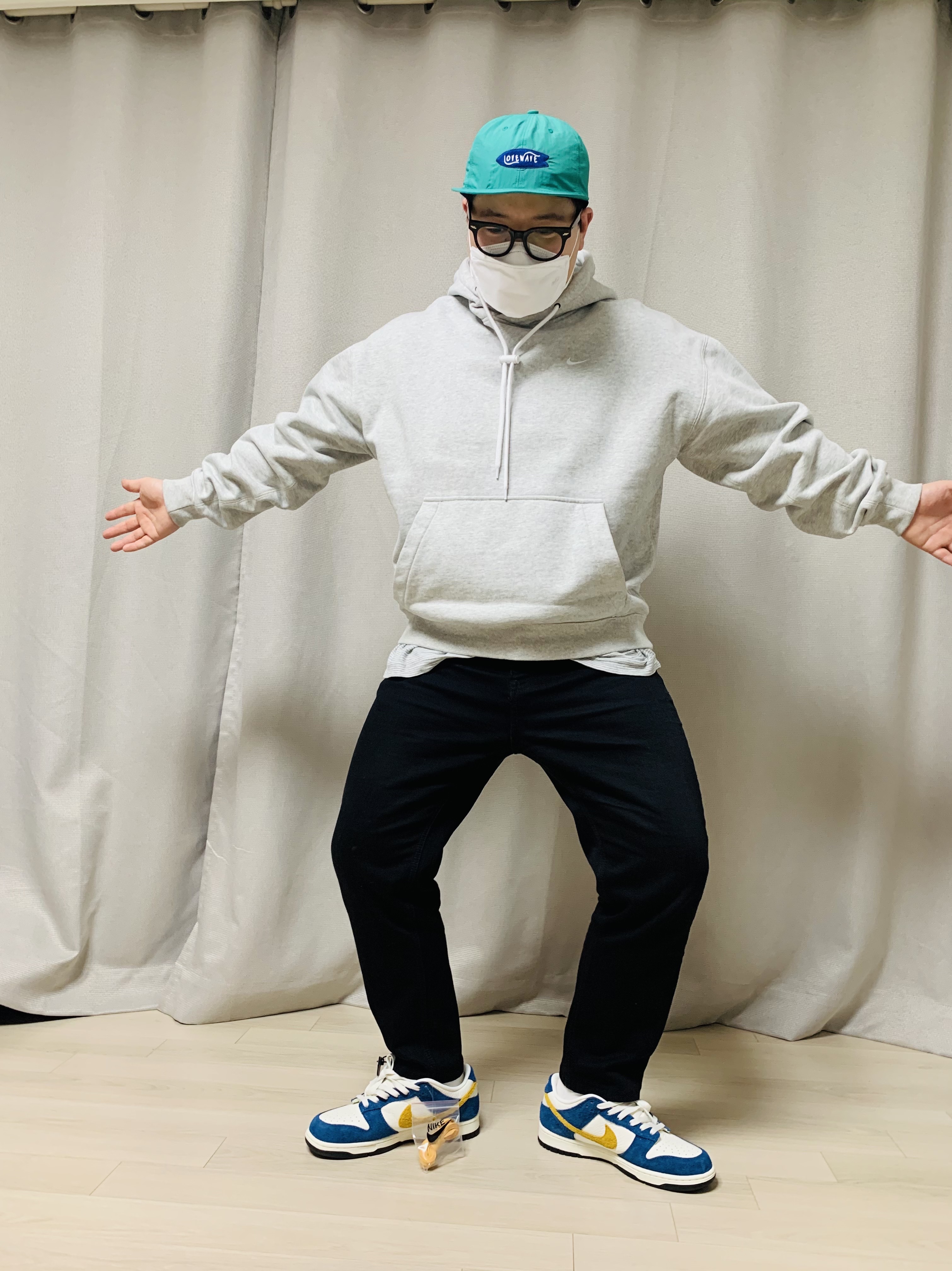 Nike x Kasina Dunk Low 80's Bus, Nike M NRG Hoodie Grey Heather 착용 스타일