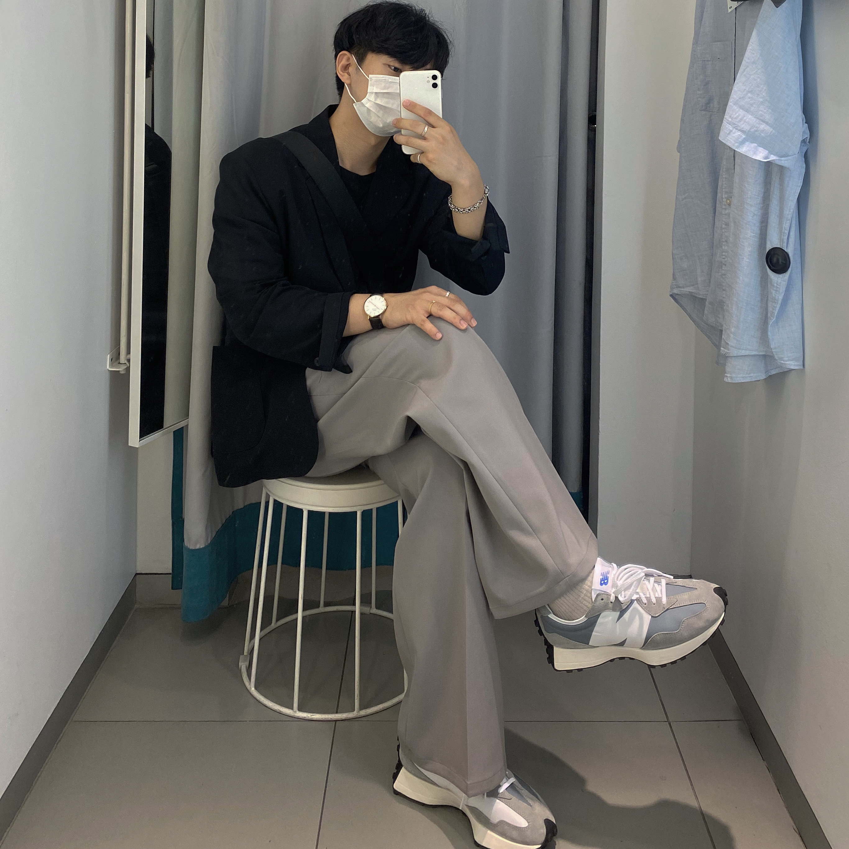 New Balance 327 Grey 착용 스타일